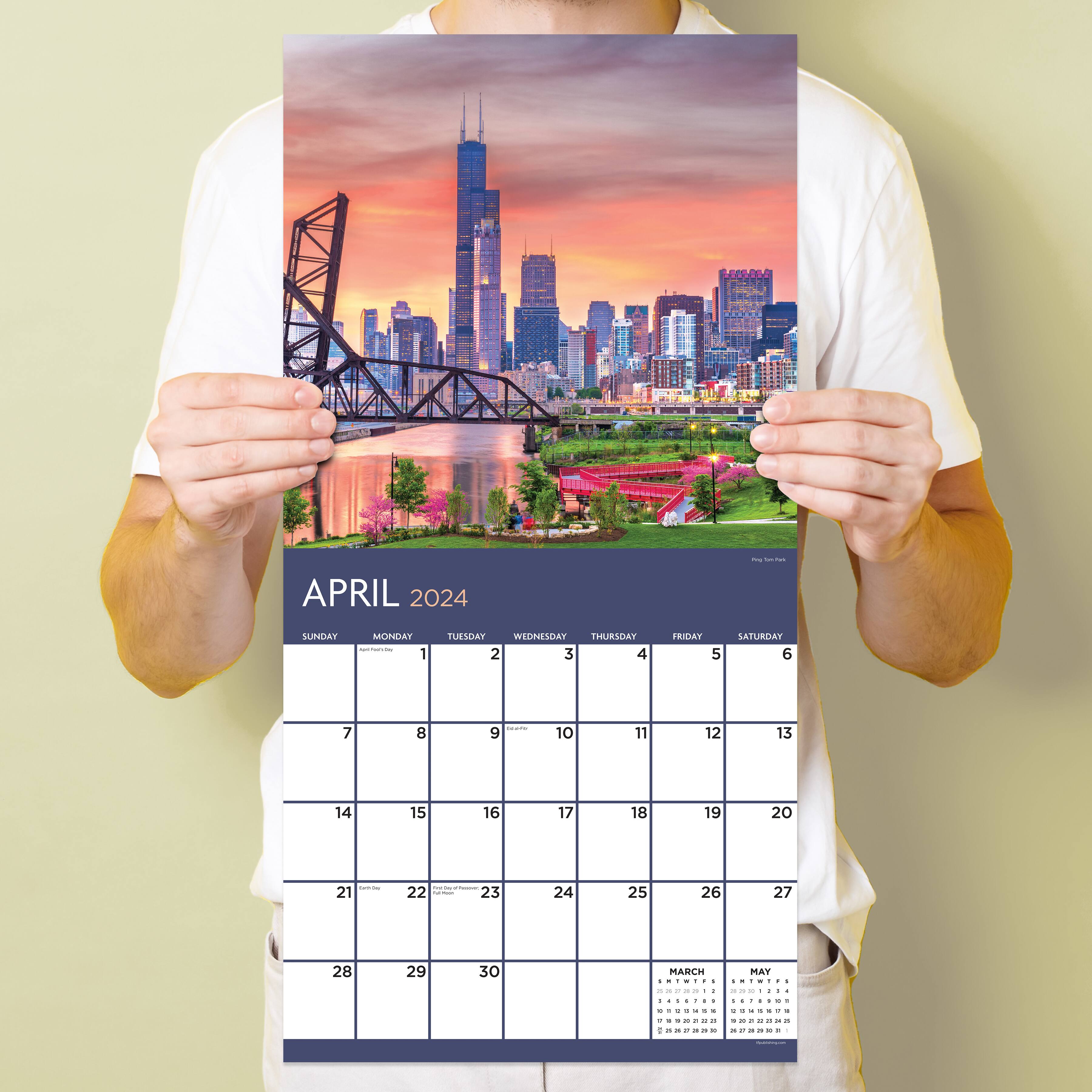 TF Publishing Chicago Wall Calendar