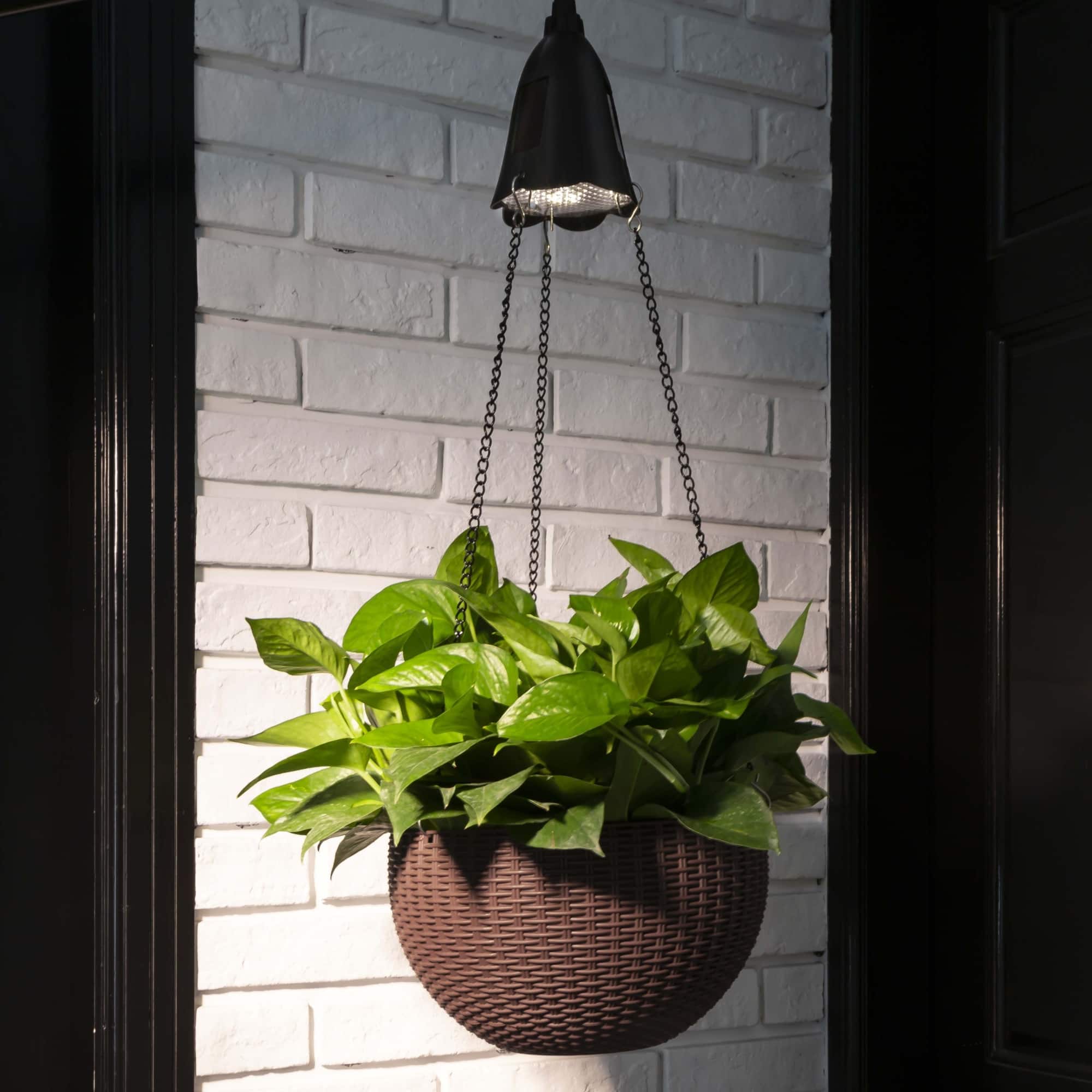 Glitzhome&#xAE; 30&#x22; Solar Lighted Hanging Basket Planter