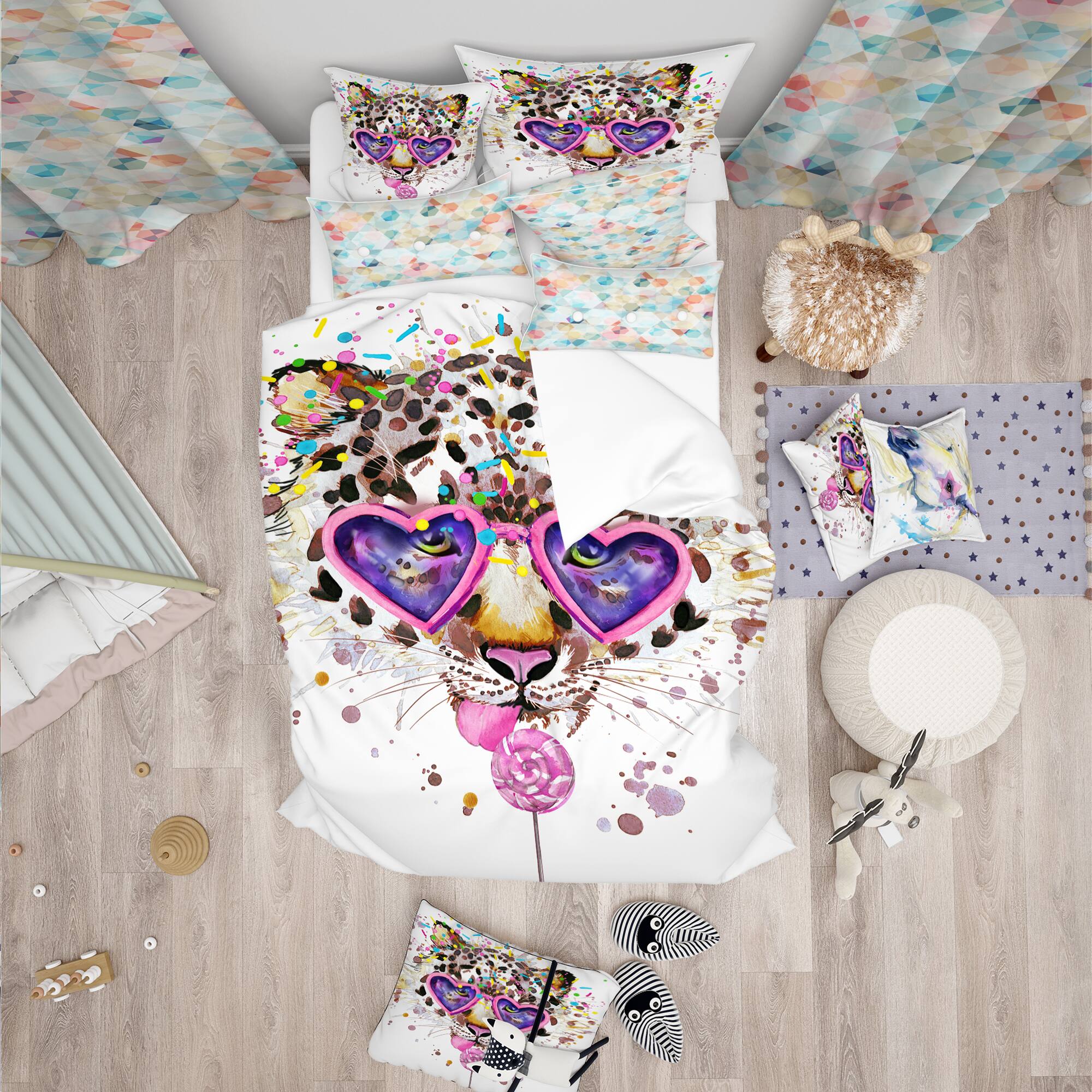 Designart &#x27;Funny Leopard with Heart Glasses - Tropical Duvet Cover Set