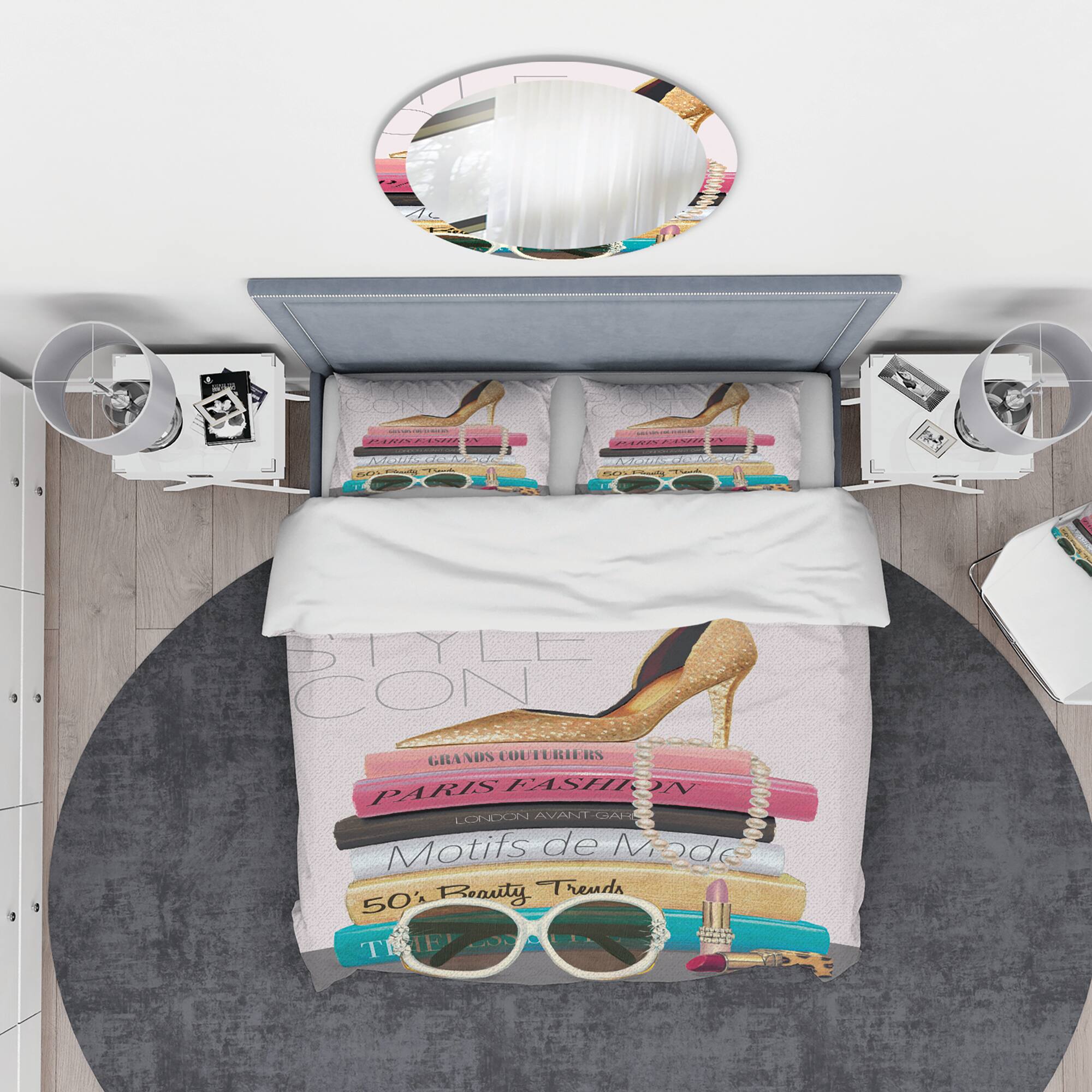Designart &#x27;Paris Glamourous Gold Style IV&#x27; Teenage Bedding Set - Duvet Cover &#x26; Shams