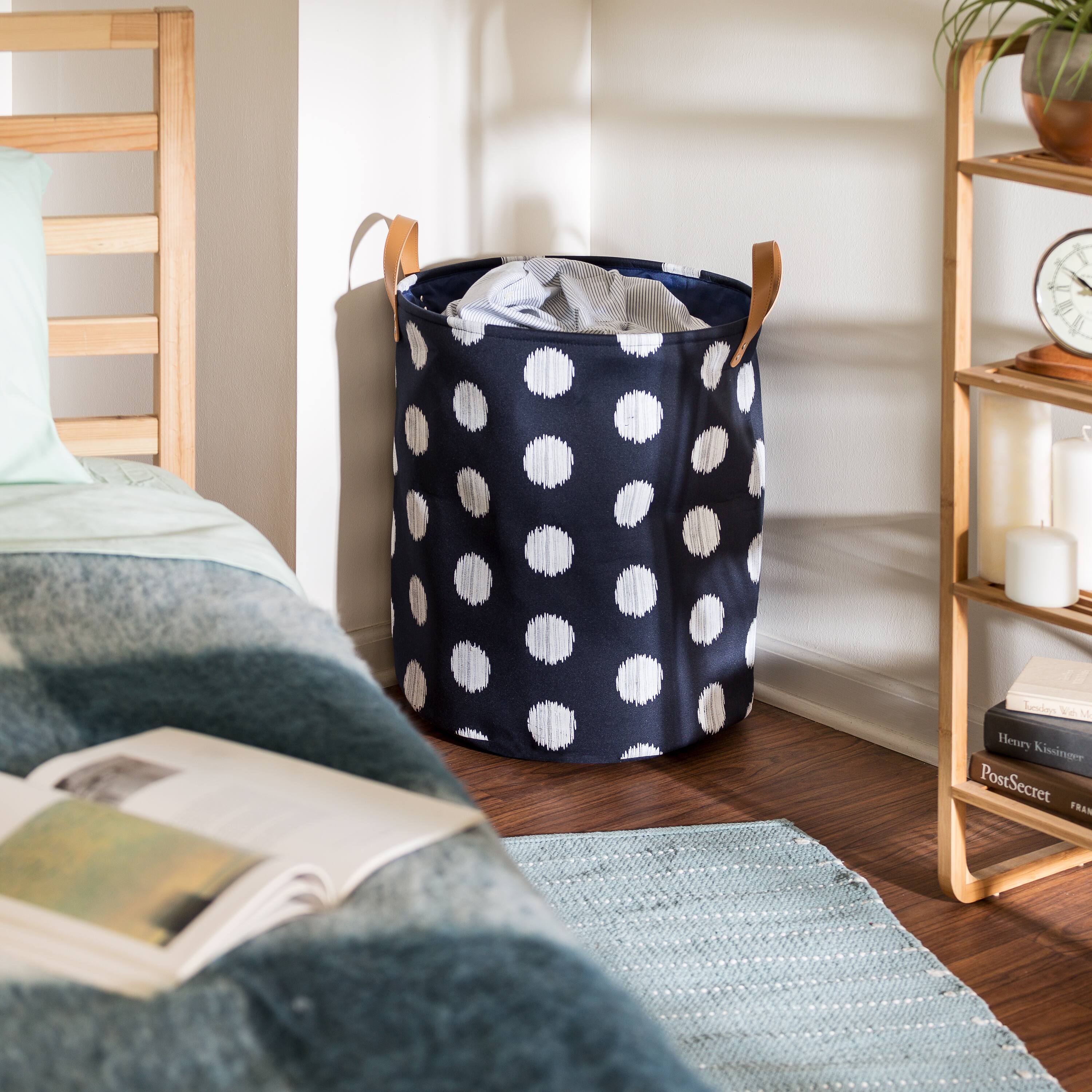 20&#x22; Coastal Collection Navy &#x26; Gray Dot Decorative Portable Laundry Bin