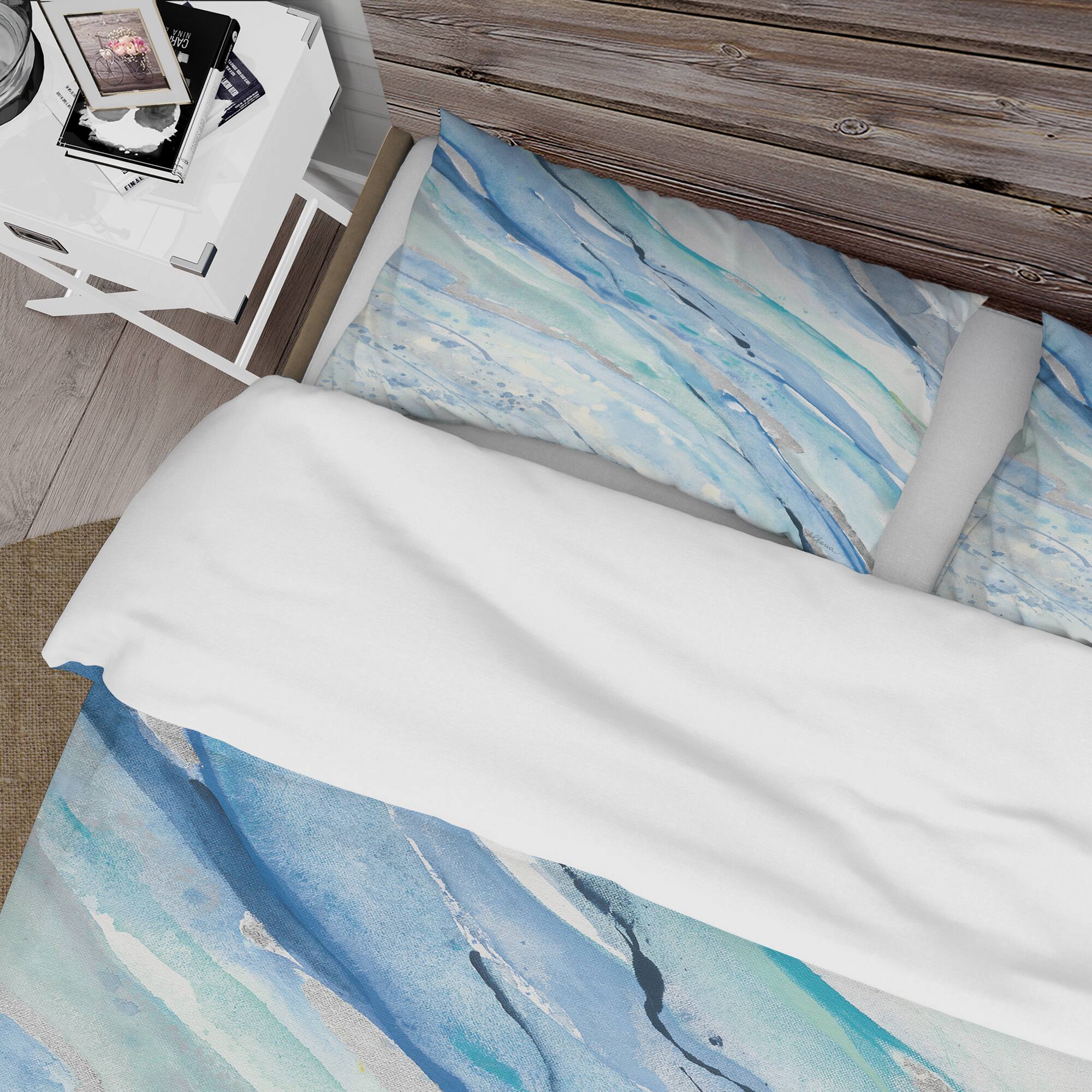 Designart &#x27;Blue Silver Spring I&#x27; Farmhouse Bedding Set - Duvet Cover &#x26; Shams