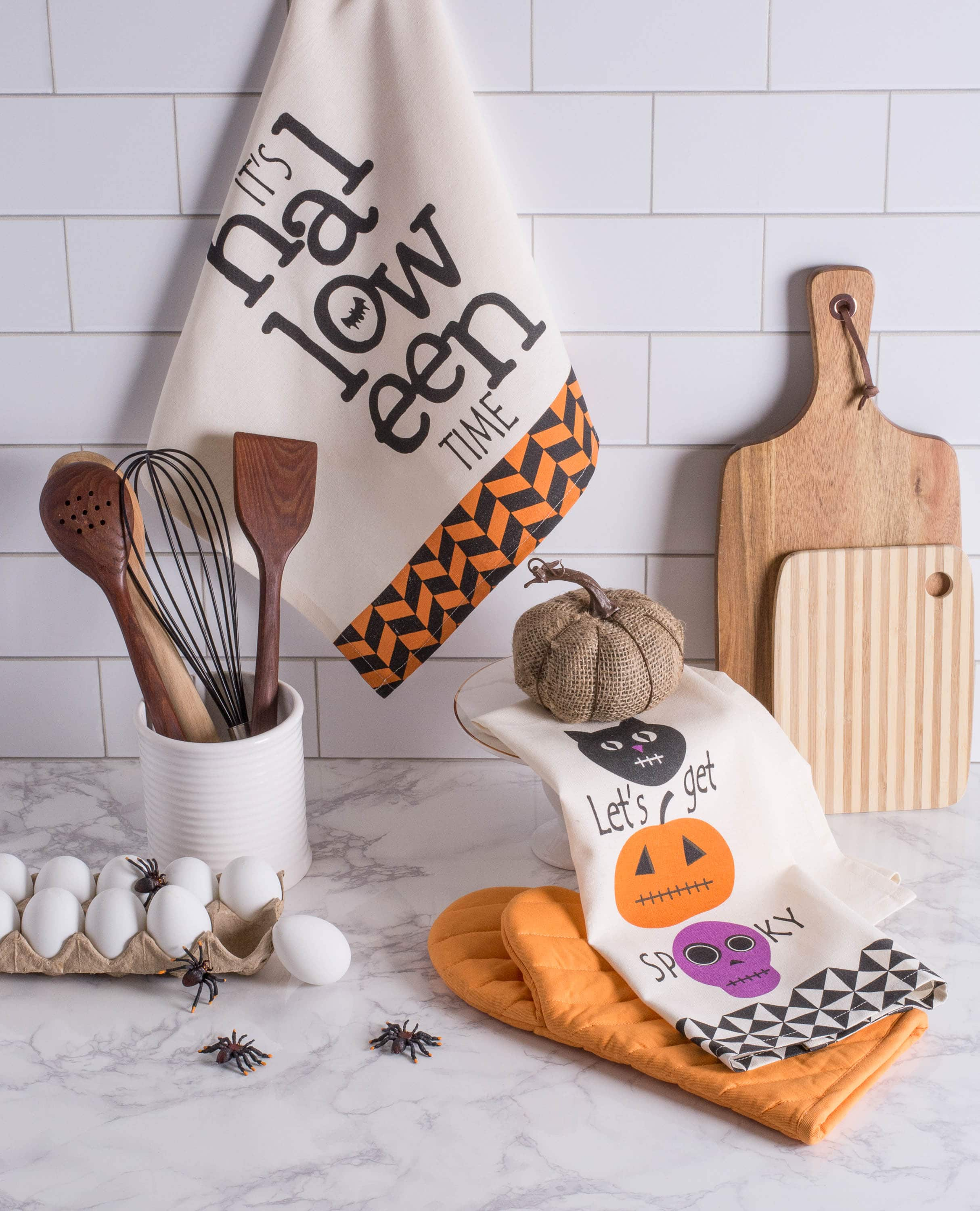 DII&#xAE; Assorted All Hallows Eve Halloween Printed Dishtowel Set