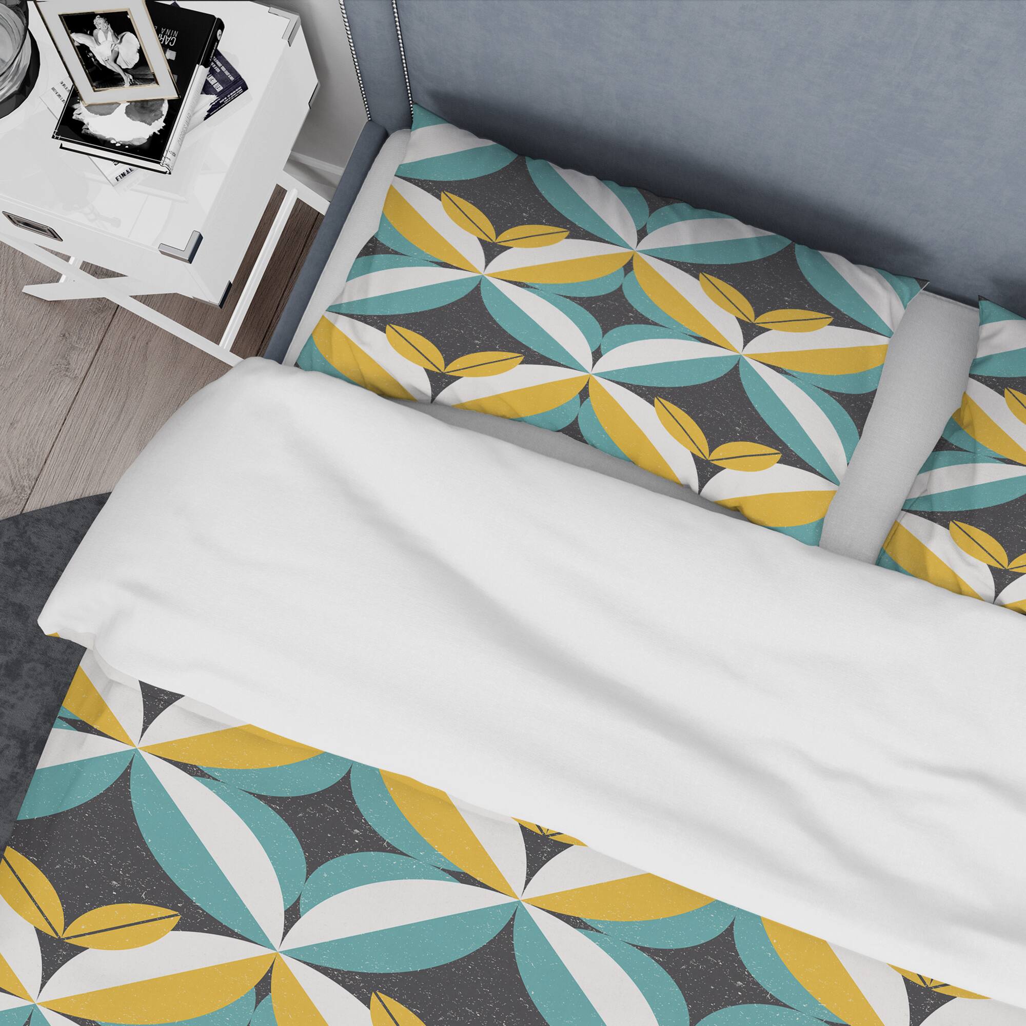 Designart &#x27;Retro Abstract Design VII&#x27; Mid-Century Duvet Cover Set