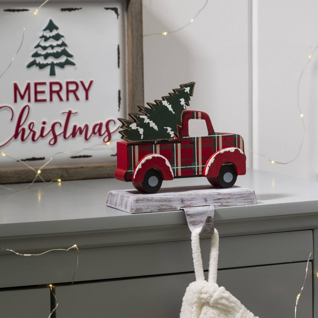 Kersthulst plaatjespret Glitzhome® 6" Red Truck & Tree Stocking Holder | Michaels