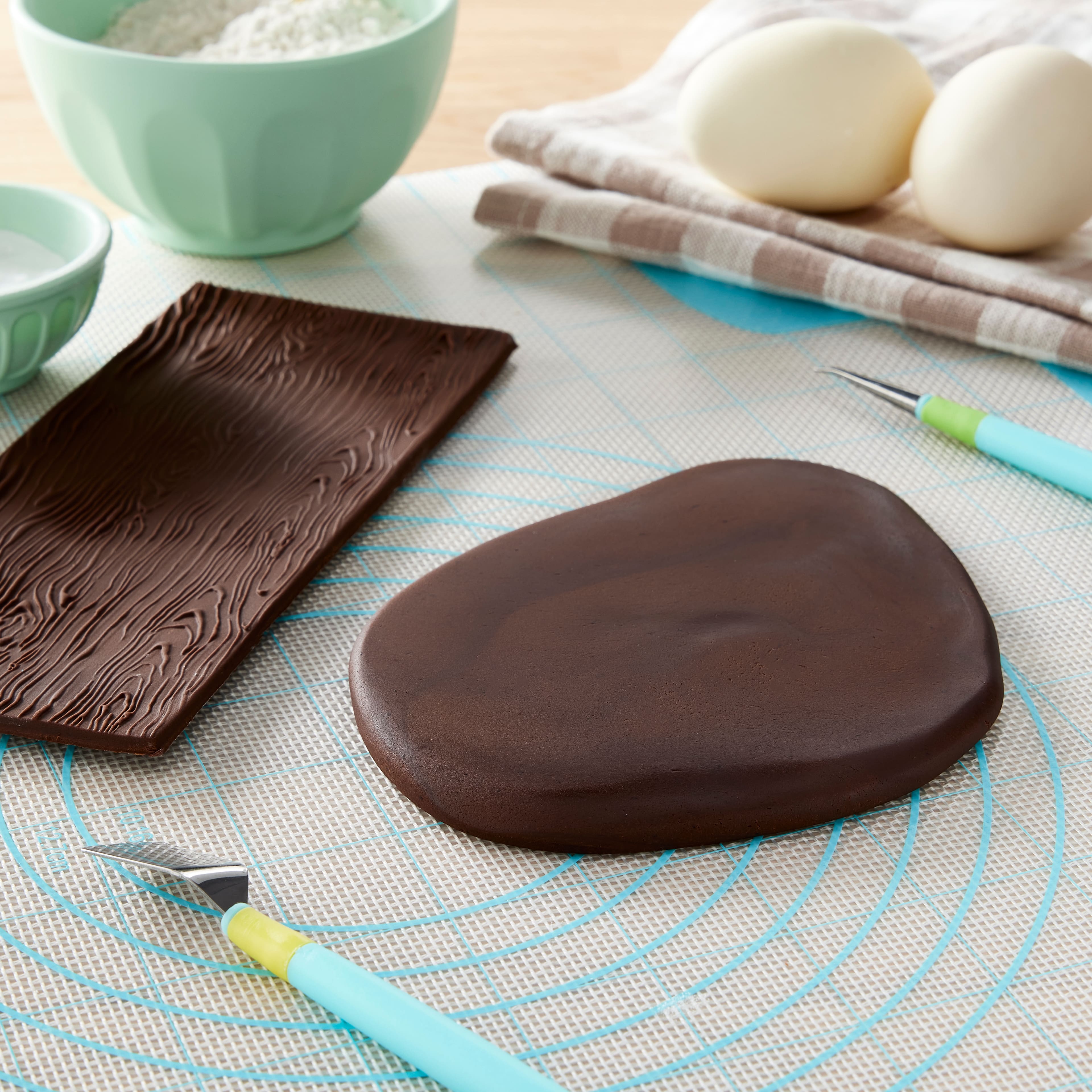 Satin Ice® Dark Brown Chocolate Fondant, 4.4oz.