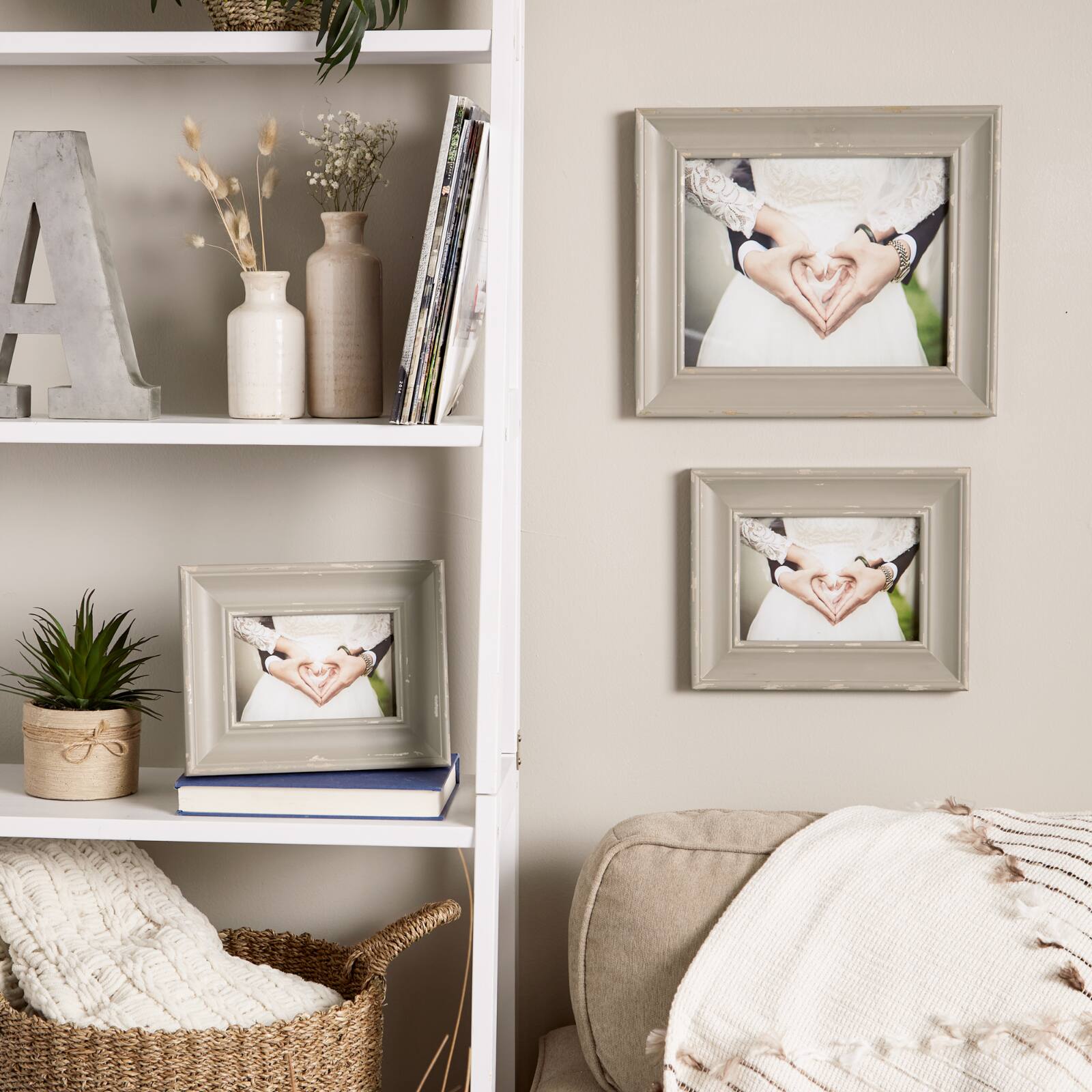 DII® Antique Stone Distressed Farmhouse 4" x 6" Picture Frame