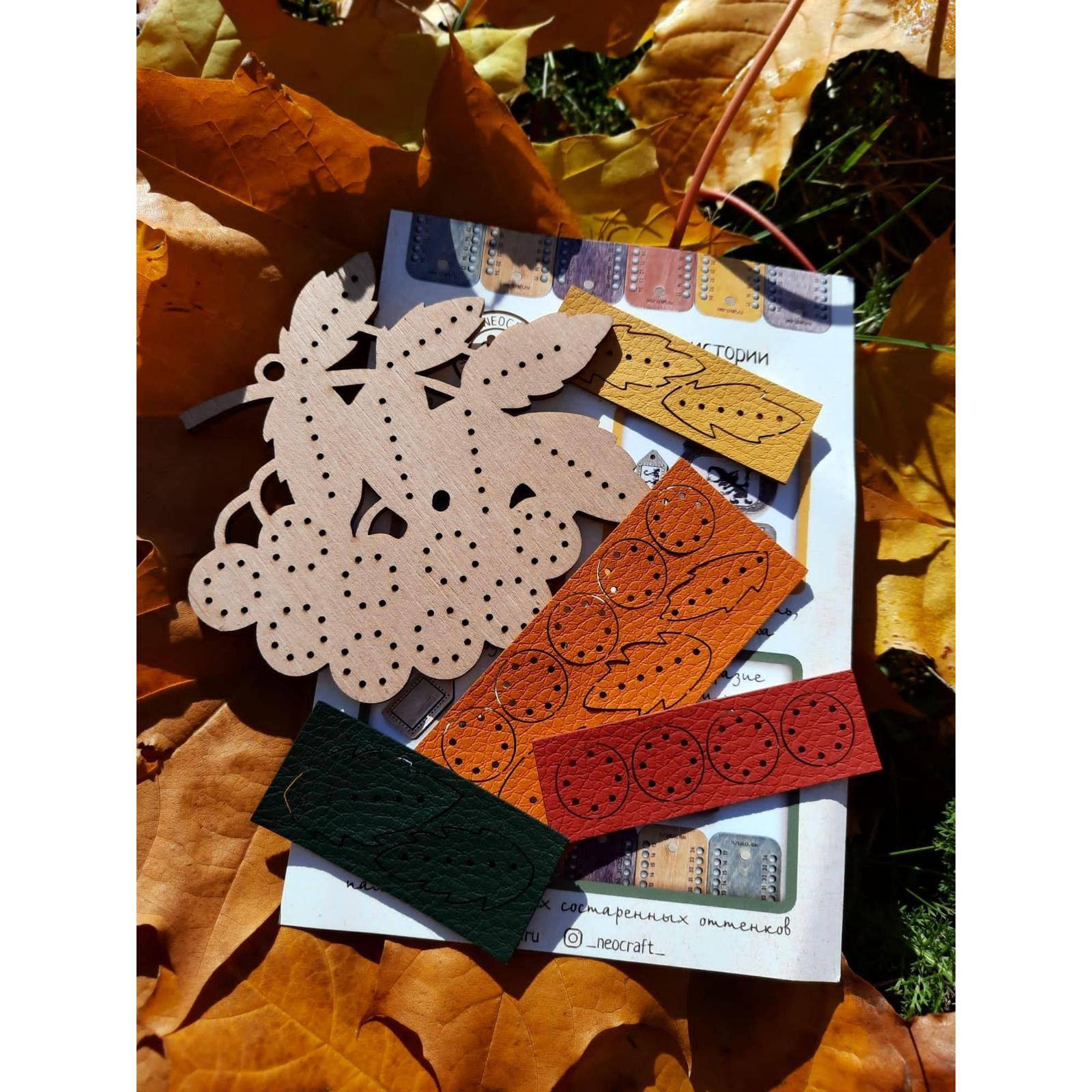 Orchidea Tissue Box Cover - Needlepoint (Halfstitch) Kit Rose