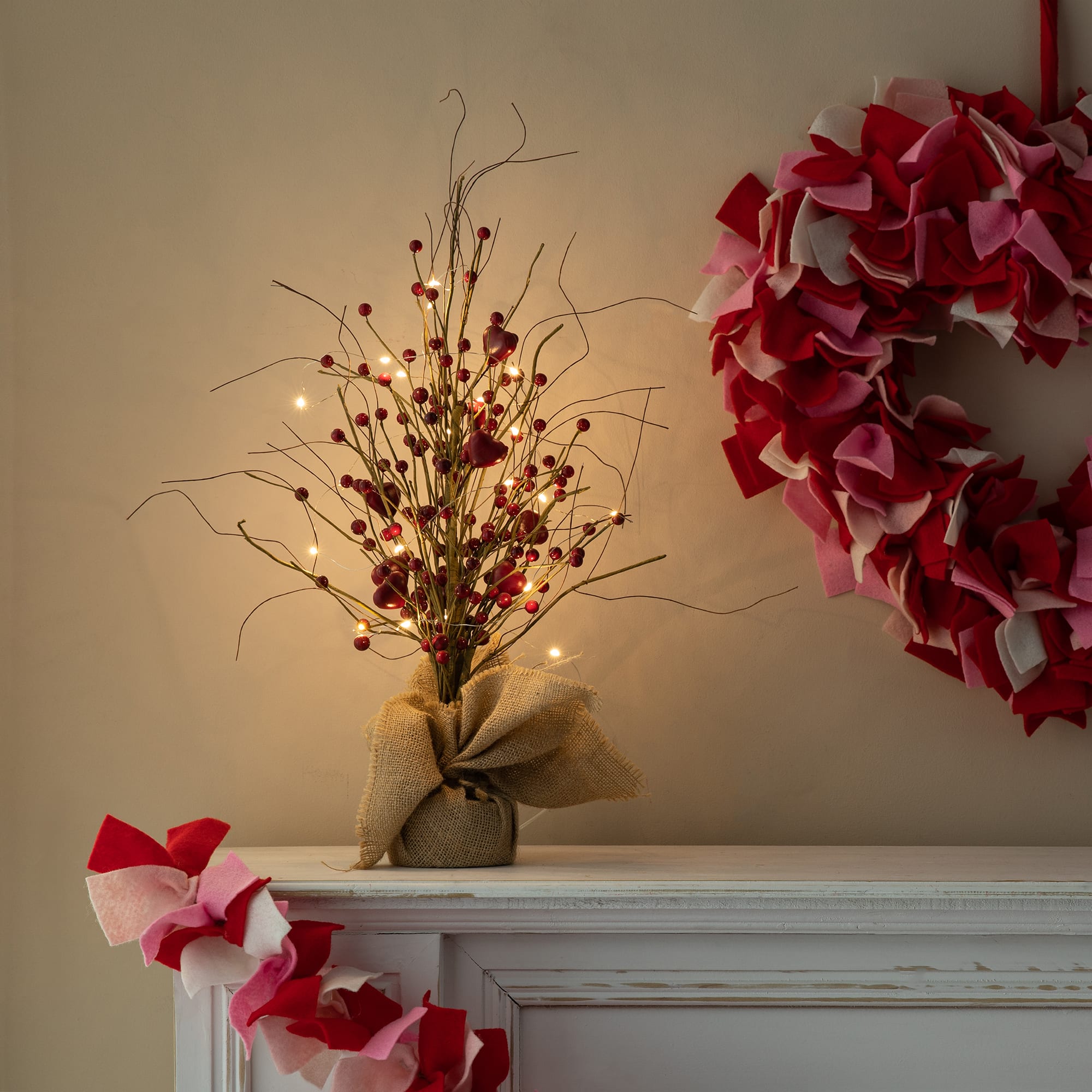 Glitzhome&#xAE; 18&#x22; Lighted Valentine&#x27;s Berry Heart Table Tree