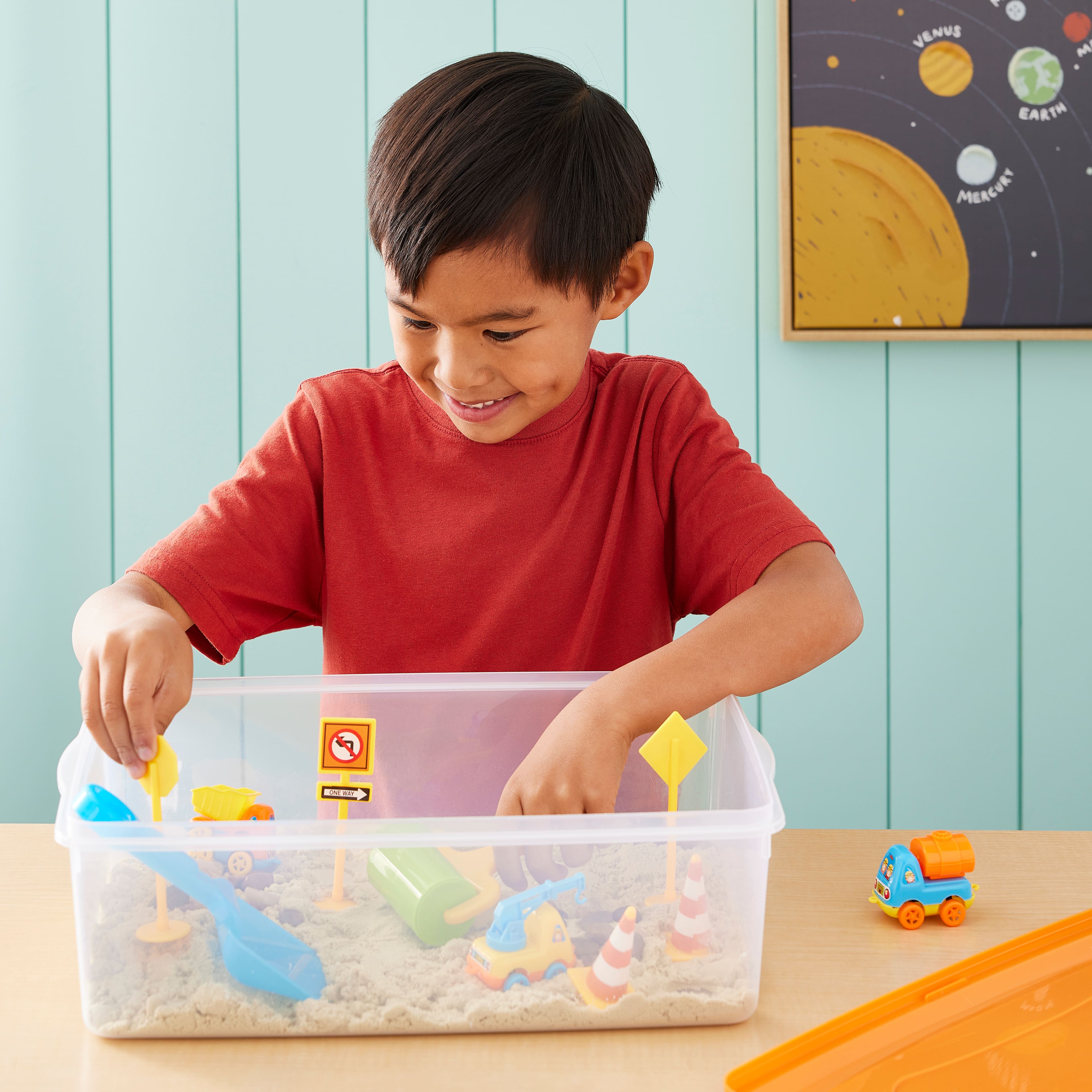 8 Pack: Creativity for Kids&#xAE; Construction Zone Sensory Bin