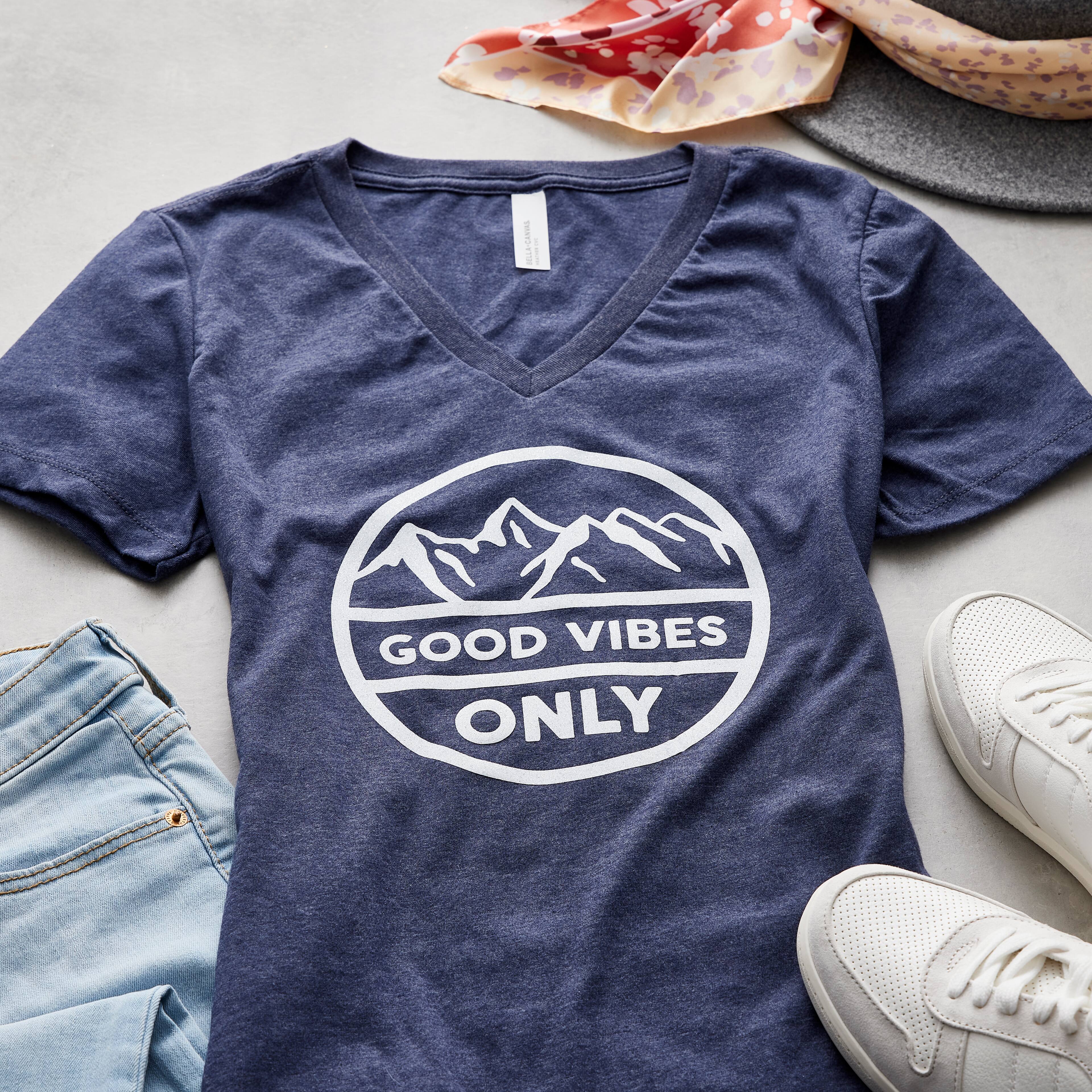 BELLA+CANVAS&#xAE; Women&#x27;s Relaxed V-Neck Heather T-Shirt