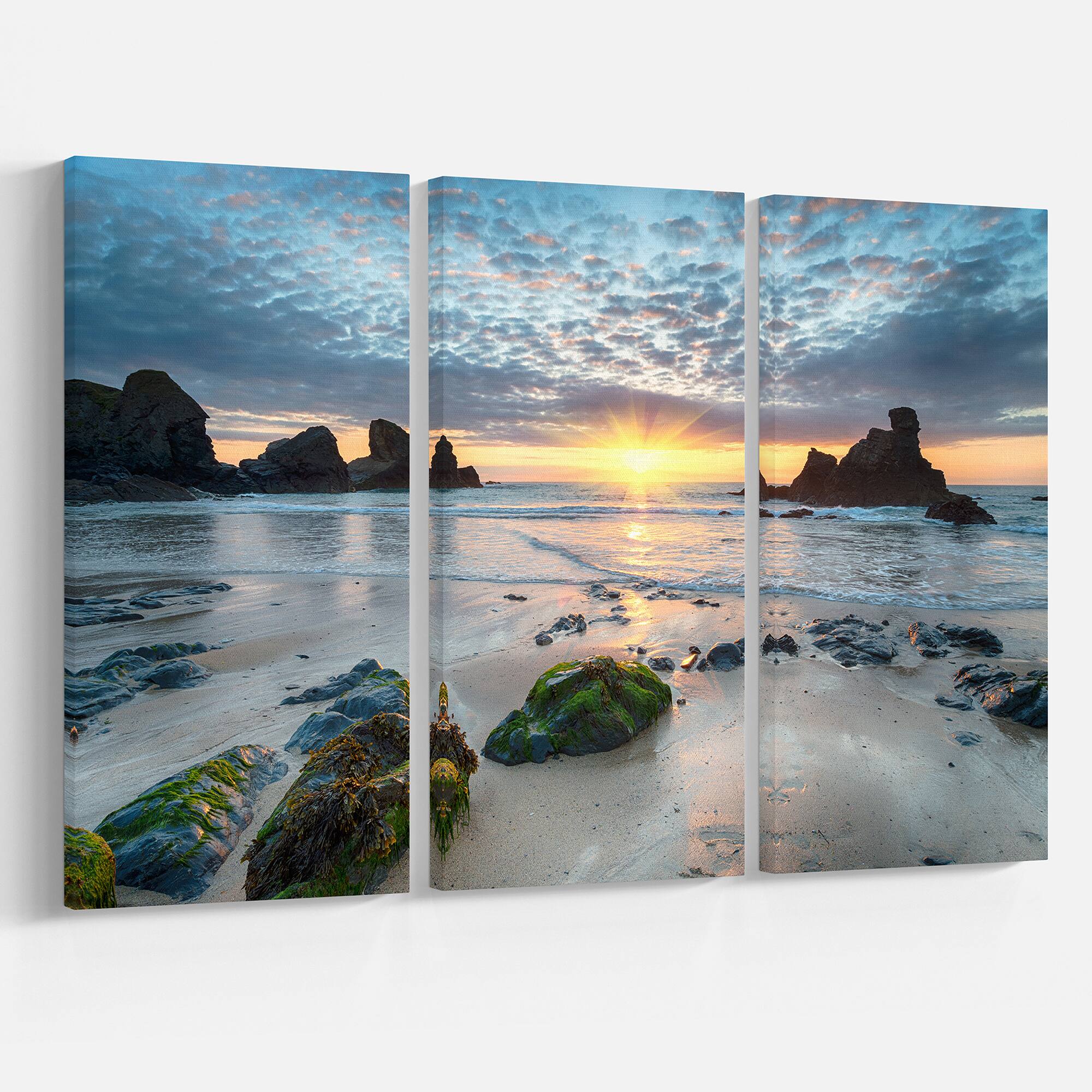 Designart - Beautiful Porthcothan Bay - Large Seashore Canvas Wall Art