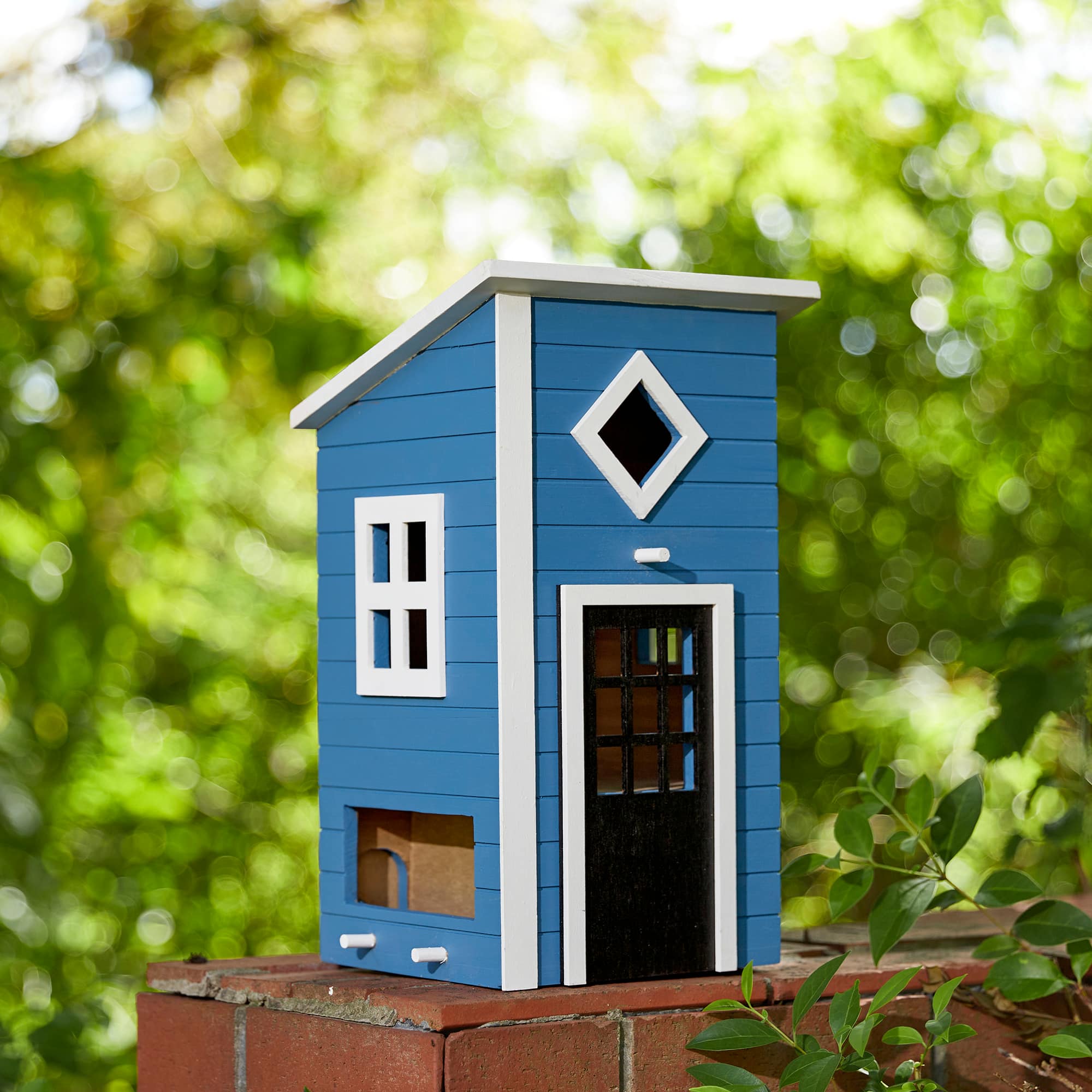 Glitzhome® 14" Modern Blue Wood Garden Birdhouse