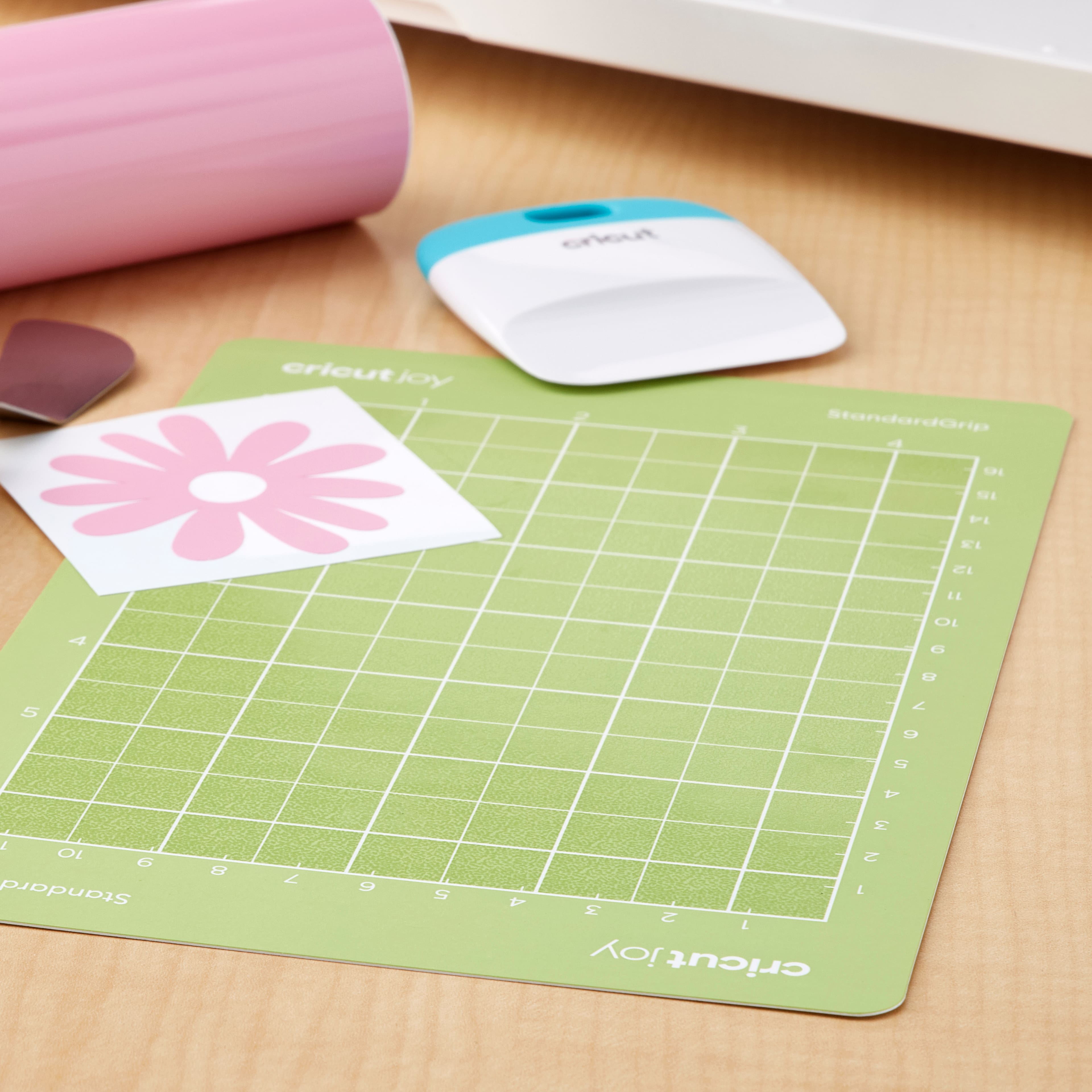 6 Pack: Cricut Joy&#x2122; StandardGrip Mat, 4.5&#x22; x 6.5&#x22;