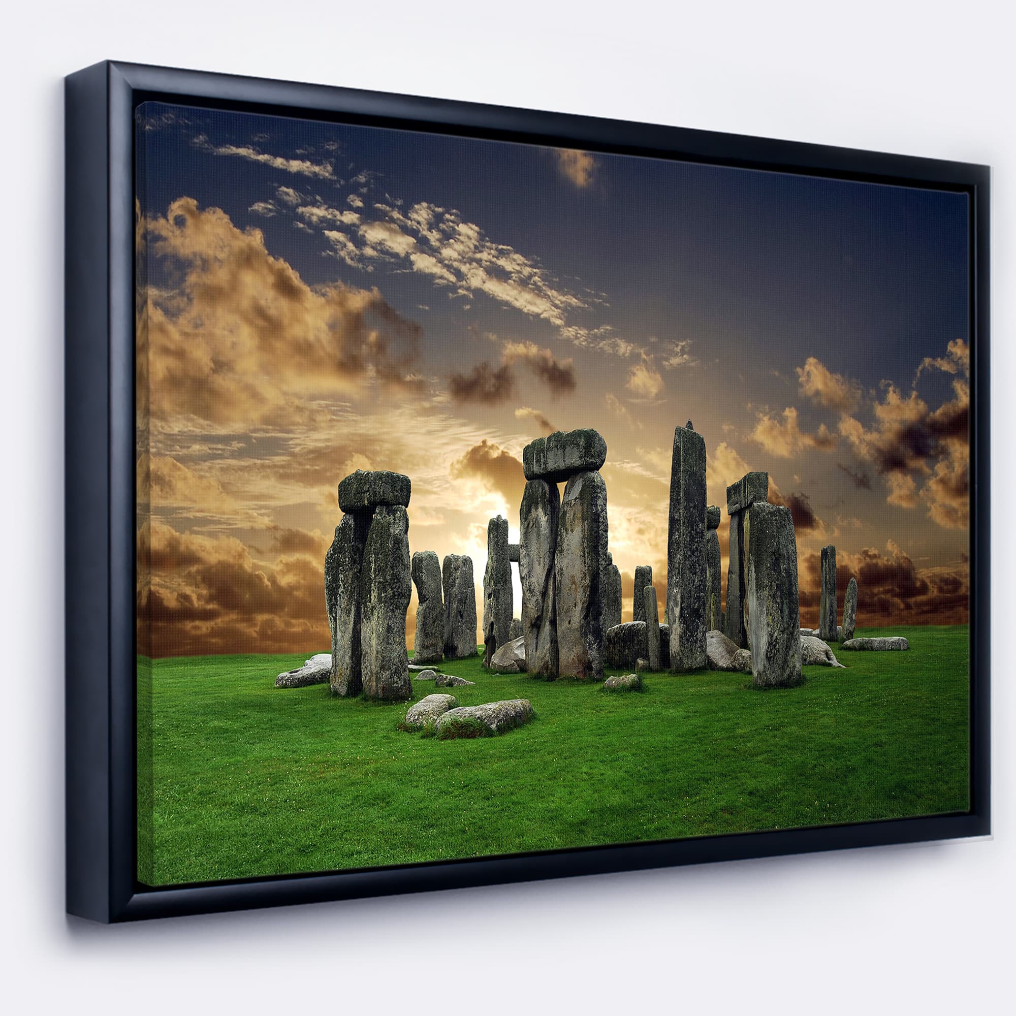Designart - Stonehenge - Landscape Photography Canvas Art Print in Black Frame