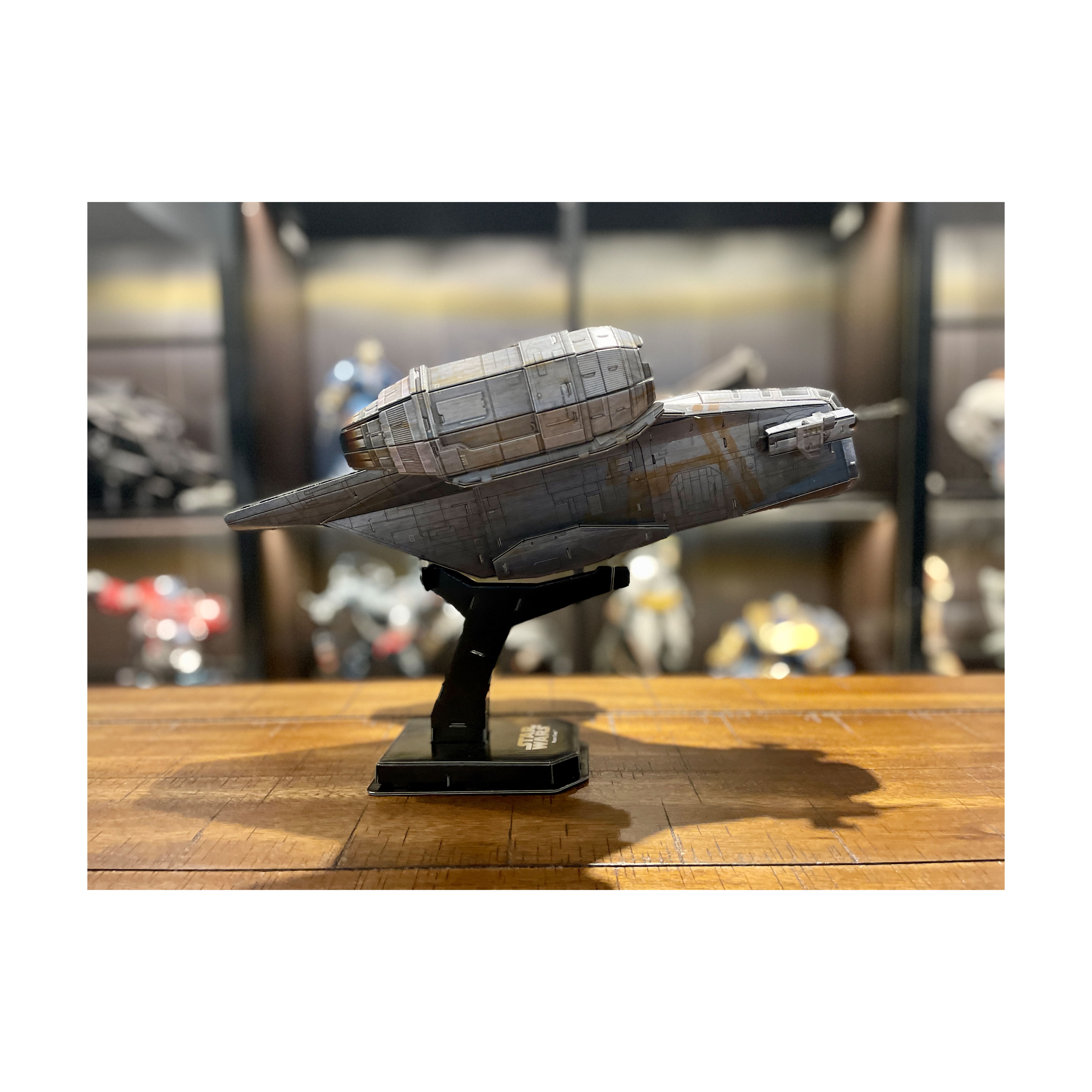 Star Wars - The Mandalorian Razor Crest Paper Model Kit: 140 Pcs