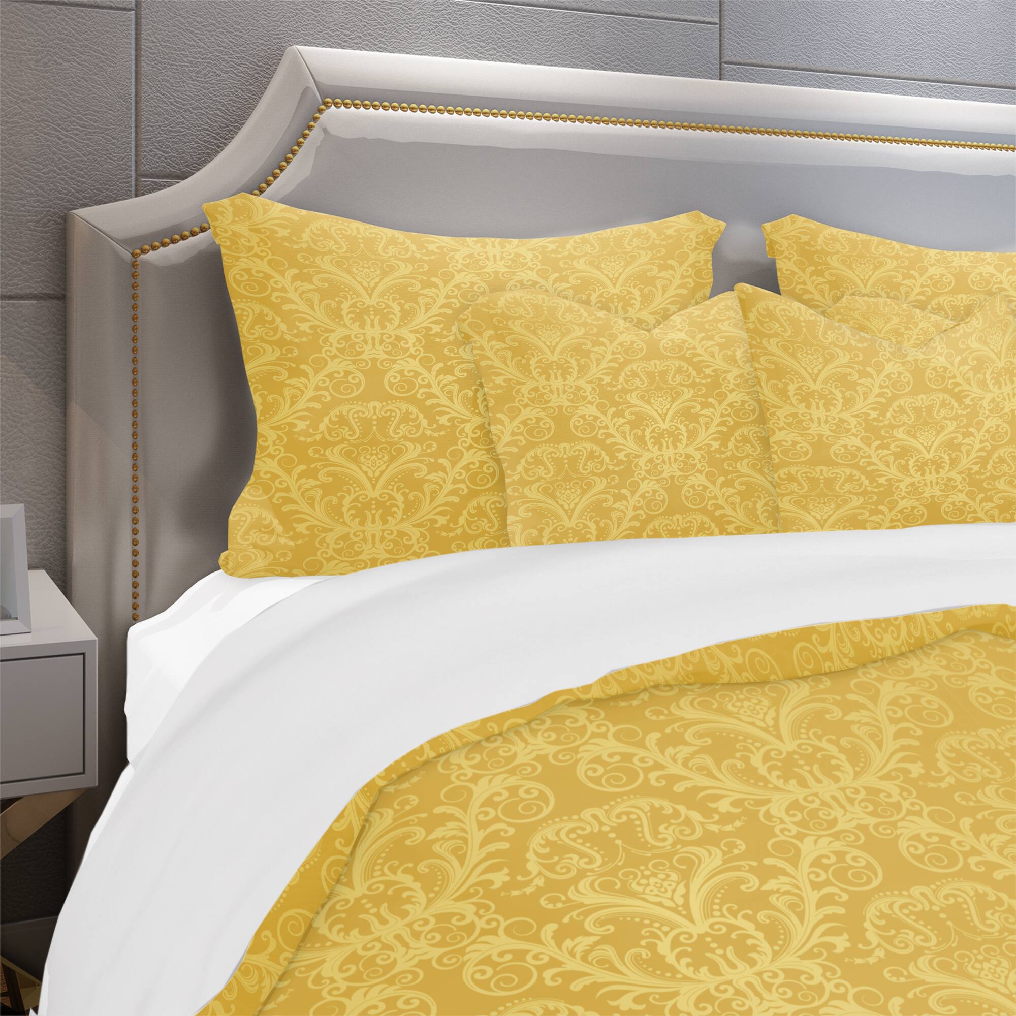 Designart 'Luxury Golden Floral Glam Duvet Cover Set