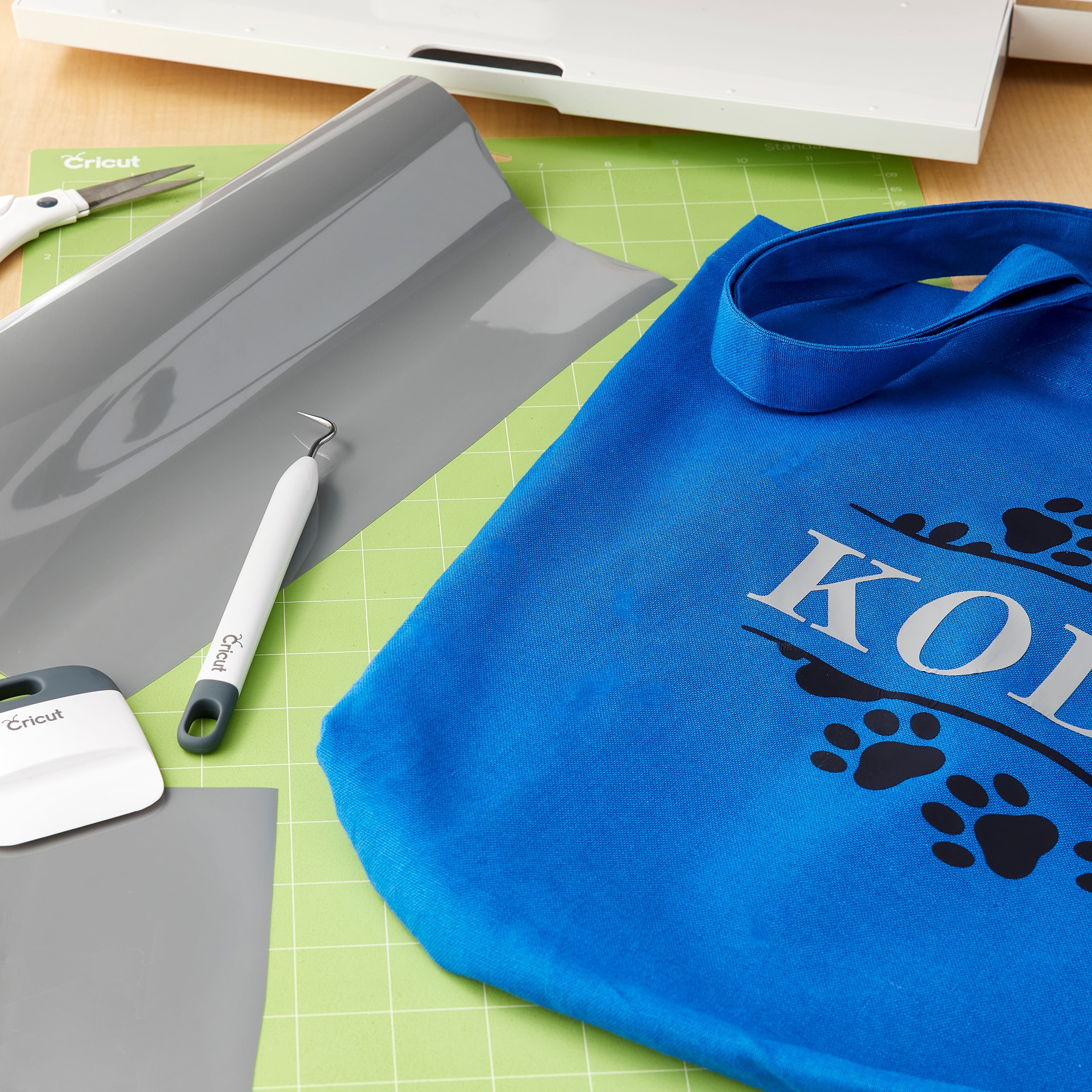 Cricut&#xAE; Everyday Iron-On, 12&#x22; x 24&#x22;