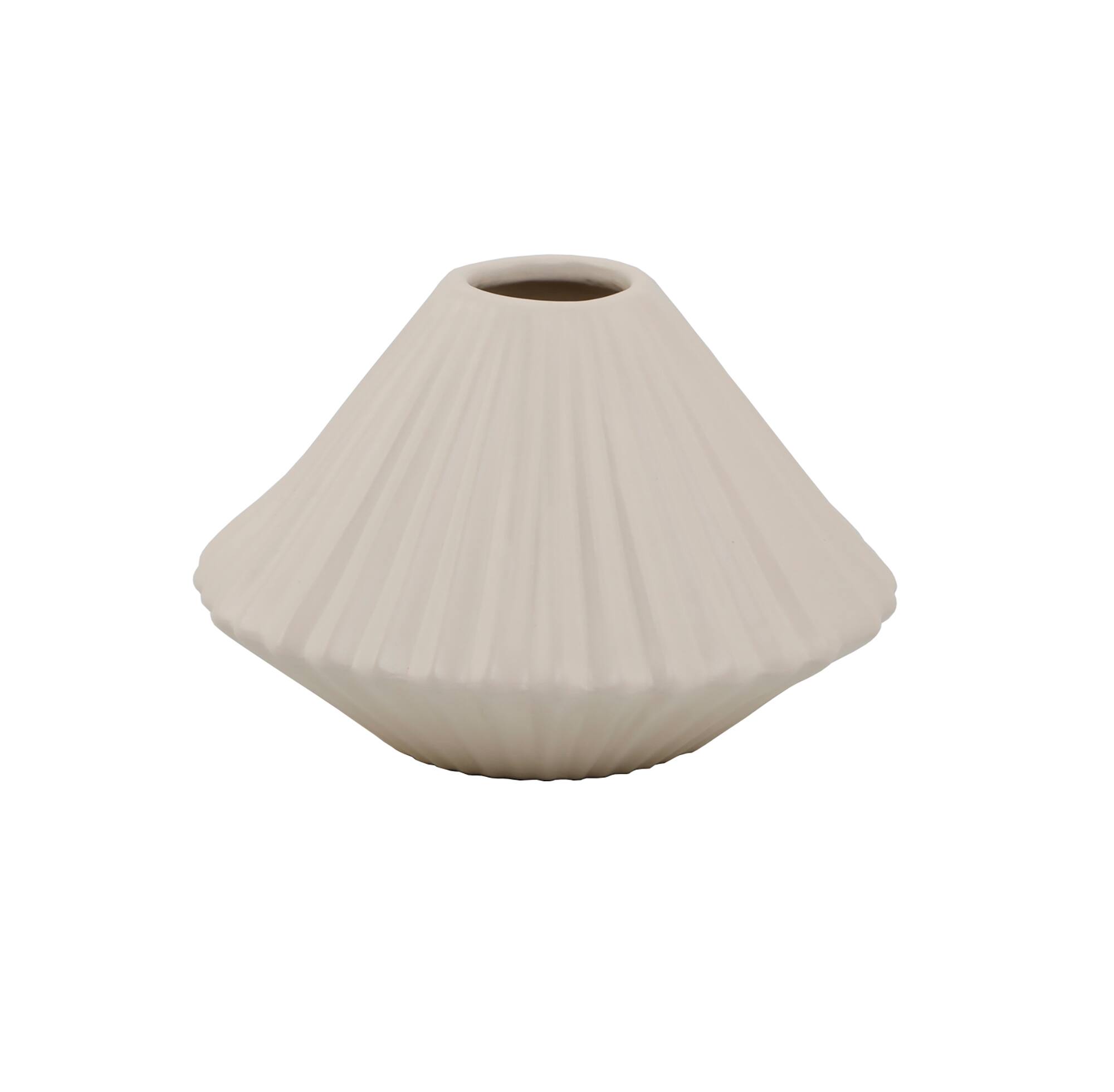Flora Bunda&#xAE; 6.25&#x27;&#x27; Pleated Ceramic Vase