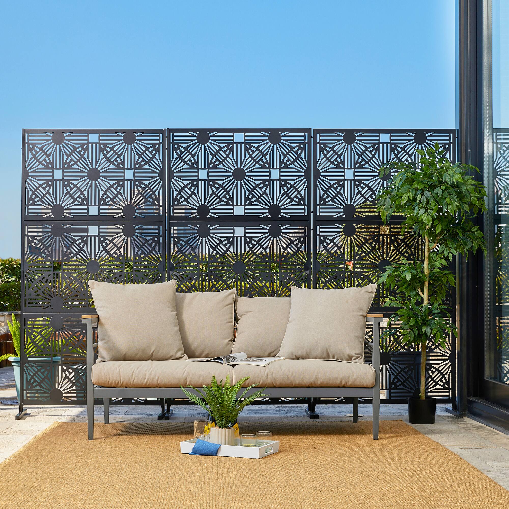 Glitzhome® 6ft. Black Galvanized Steel Floral Room Divider