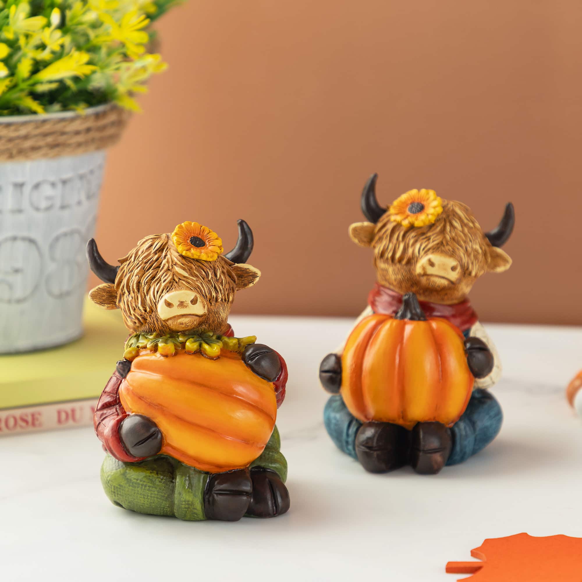 Glitzhome&#xAE; 4.25&#x22; Fall Resin Highland Cow Table Decor Set