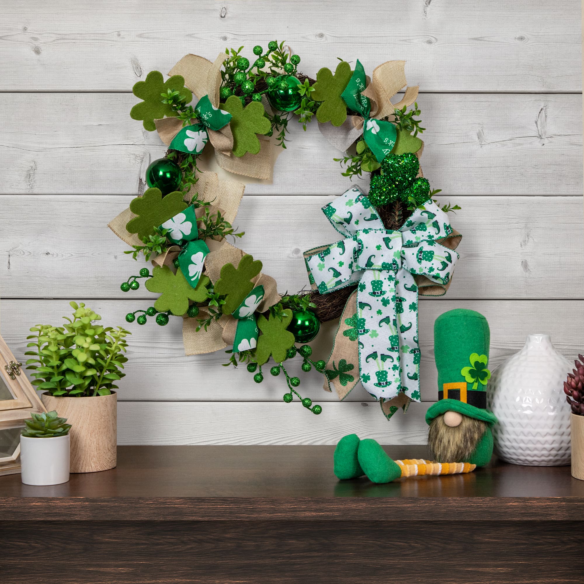 Burlap Bows and Shamrocks St. Patrick&#x27;s Day Wreath 24&#x22; Unlit