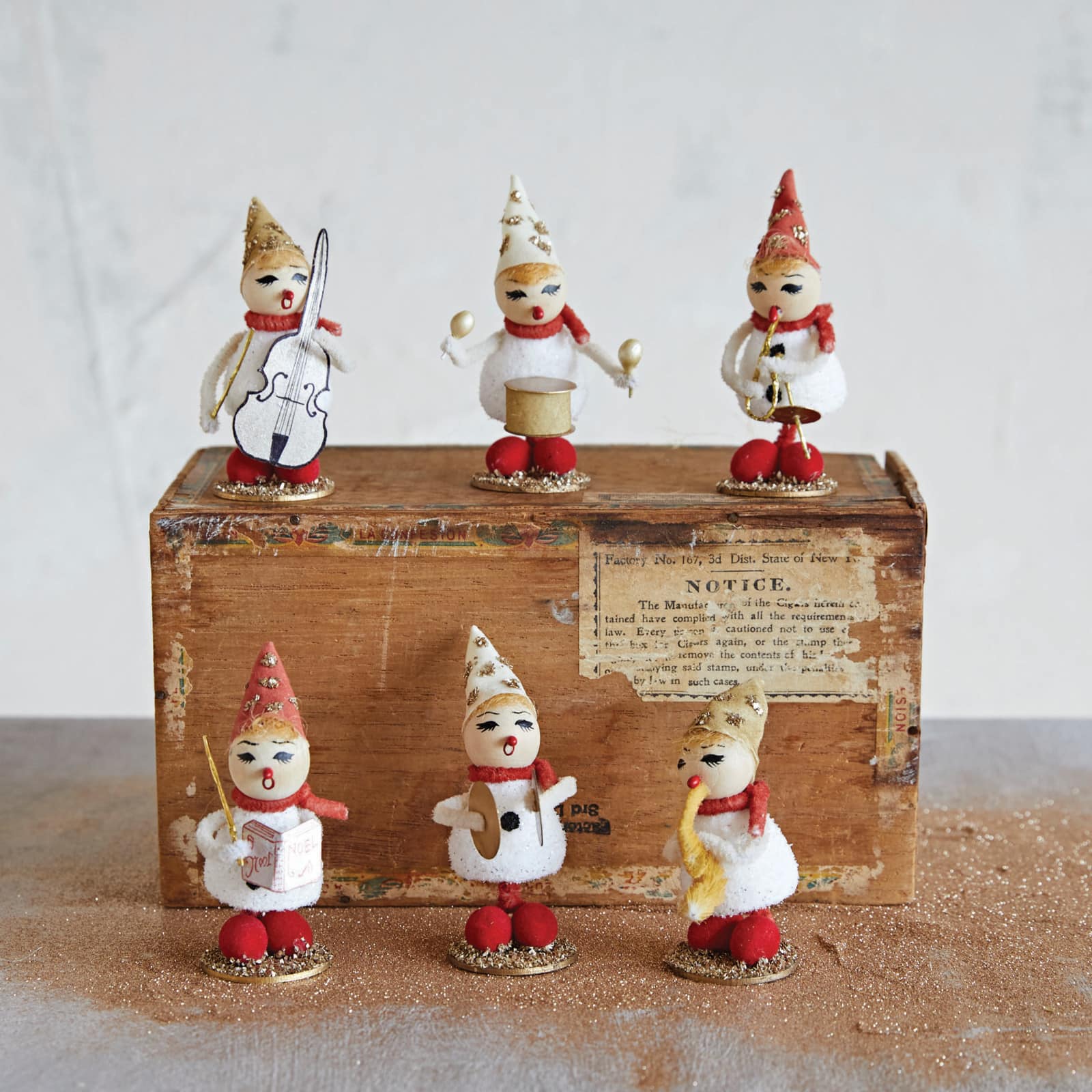 Hello Honey&#xAE; 4&#x22; Vintage Reproduction Marching Band Figurine Set with Instruments &#x26; Glitter