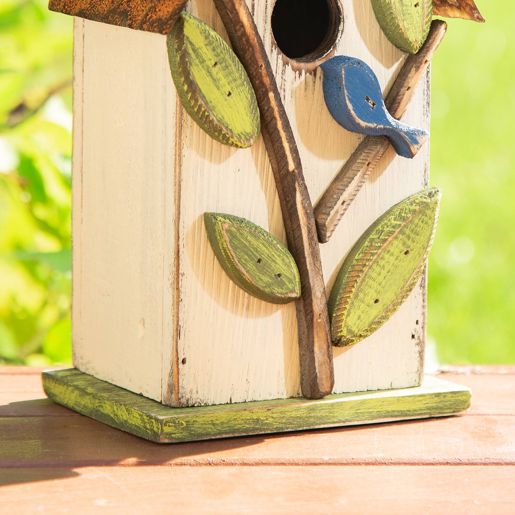 Glitzhome&#xAE; 9.75&#x22; White Distressed Bird &#x26; Tree Birdhouse