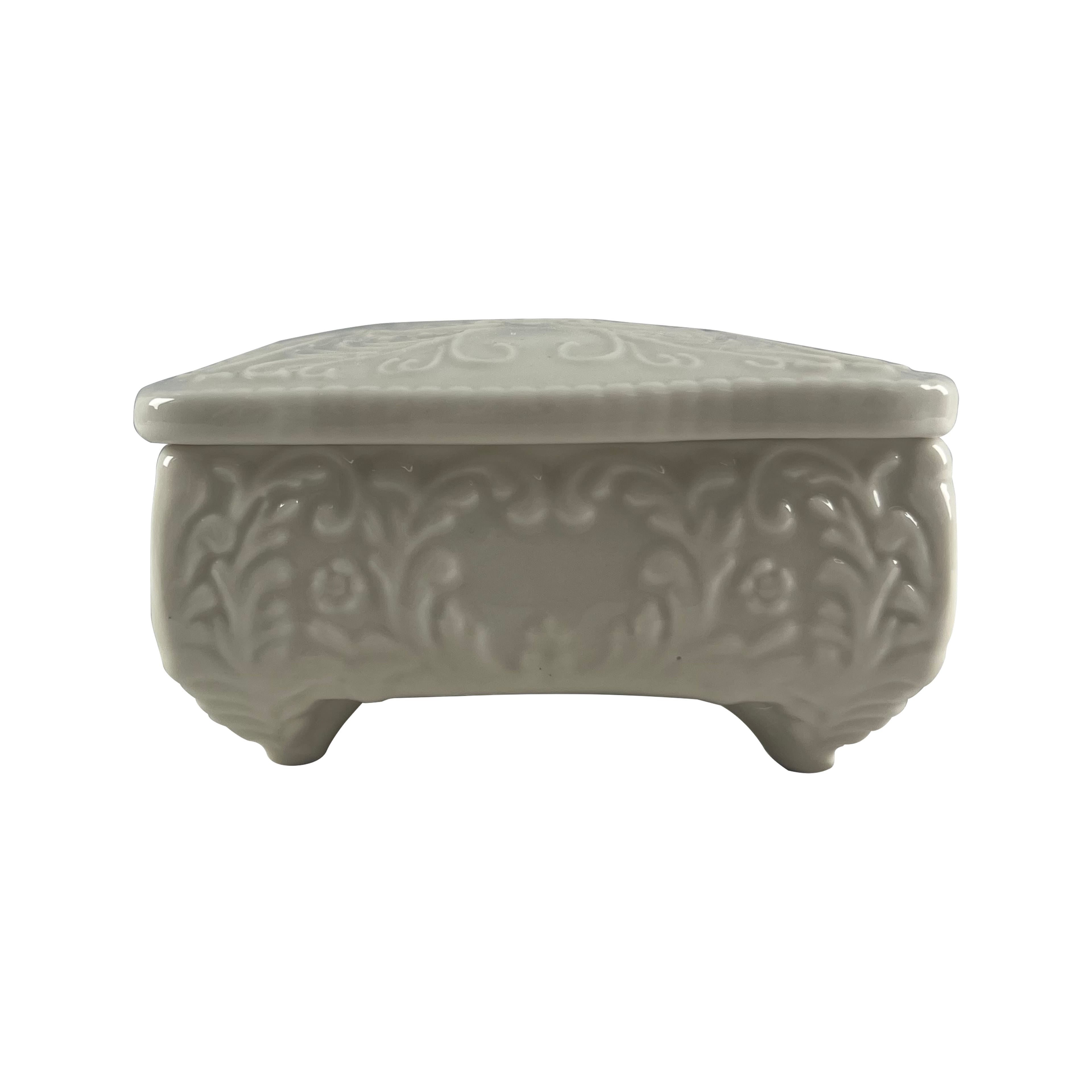 5.5&#x22; White Ceramic Jewelry Box Tabletop D&#xE9;cor by Ashland&#xAE;