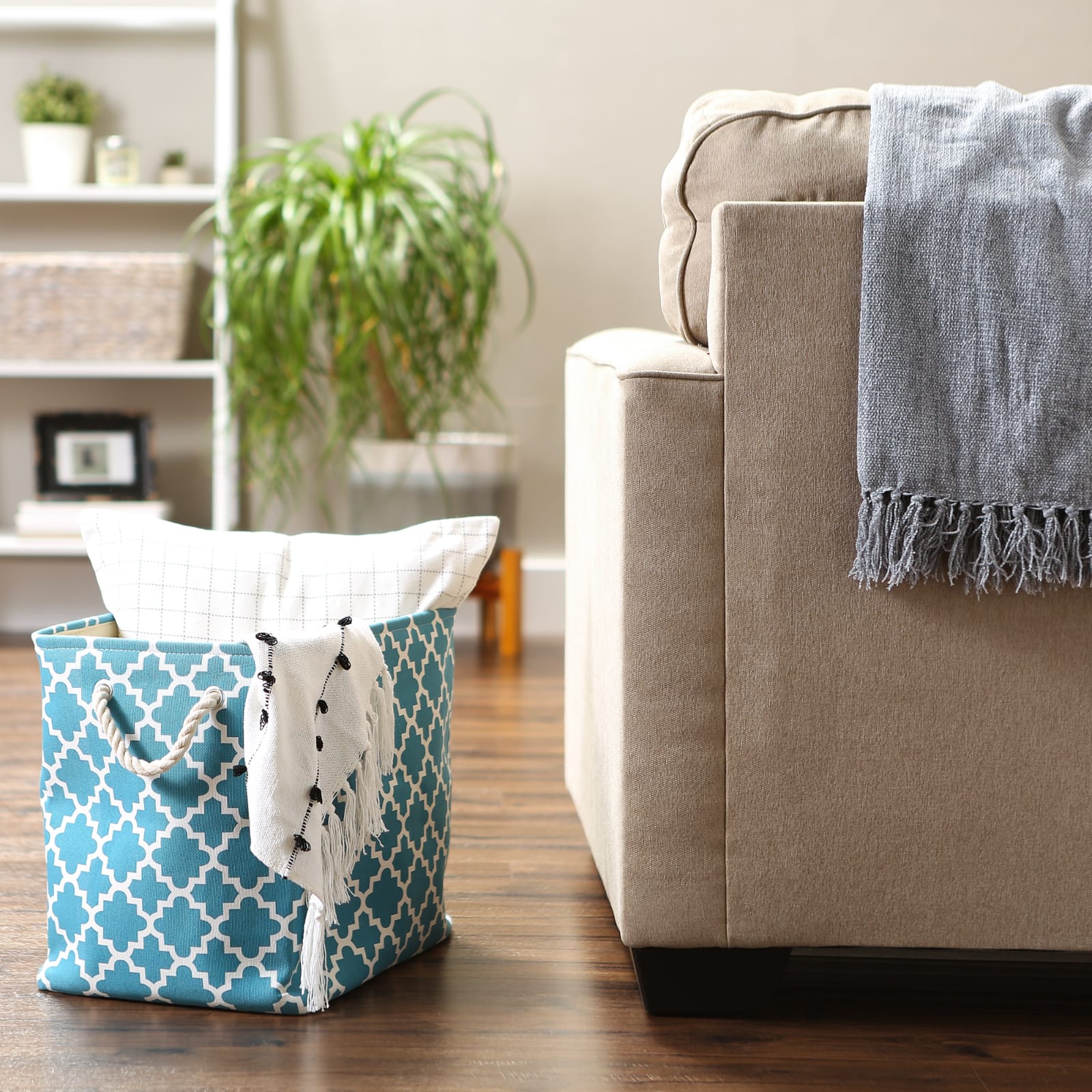 DII® Large Rectangle Lattice Polyester Bin