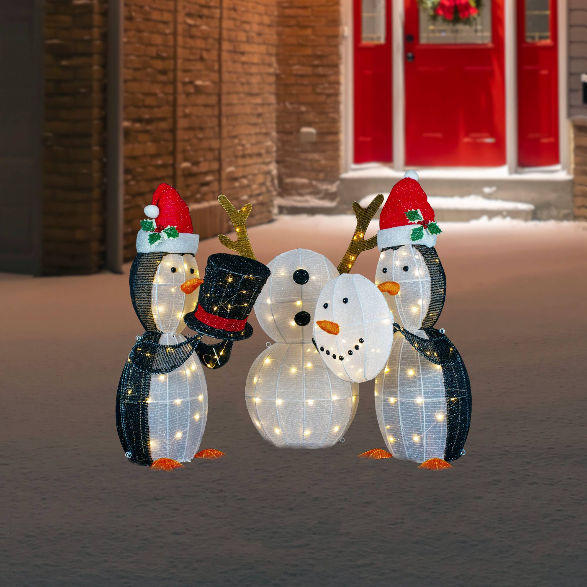 LED Penguins Building Snowman Outdoor Christmas Décor Set