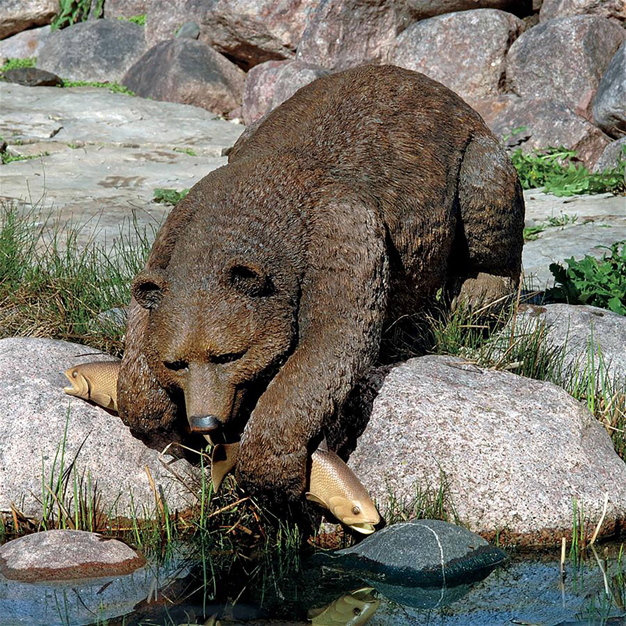 Design Toscano 17&#x22; Catch of the Day Grand Bear Sculpture