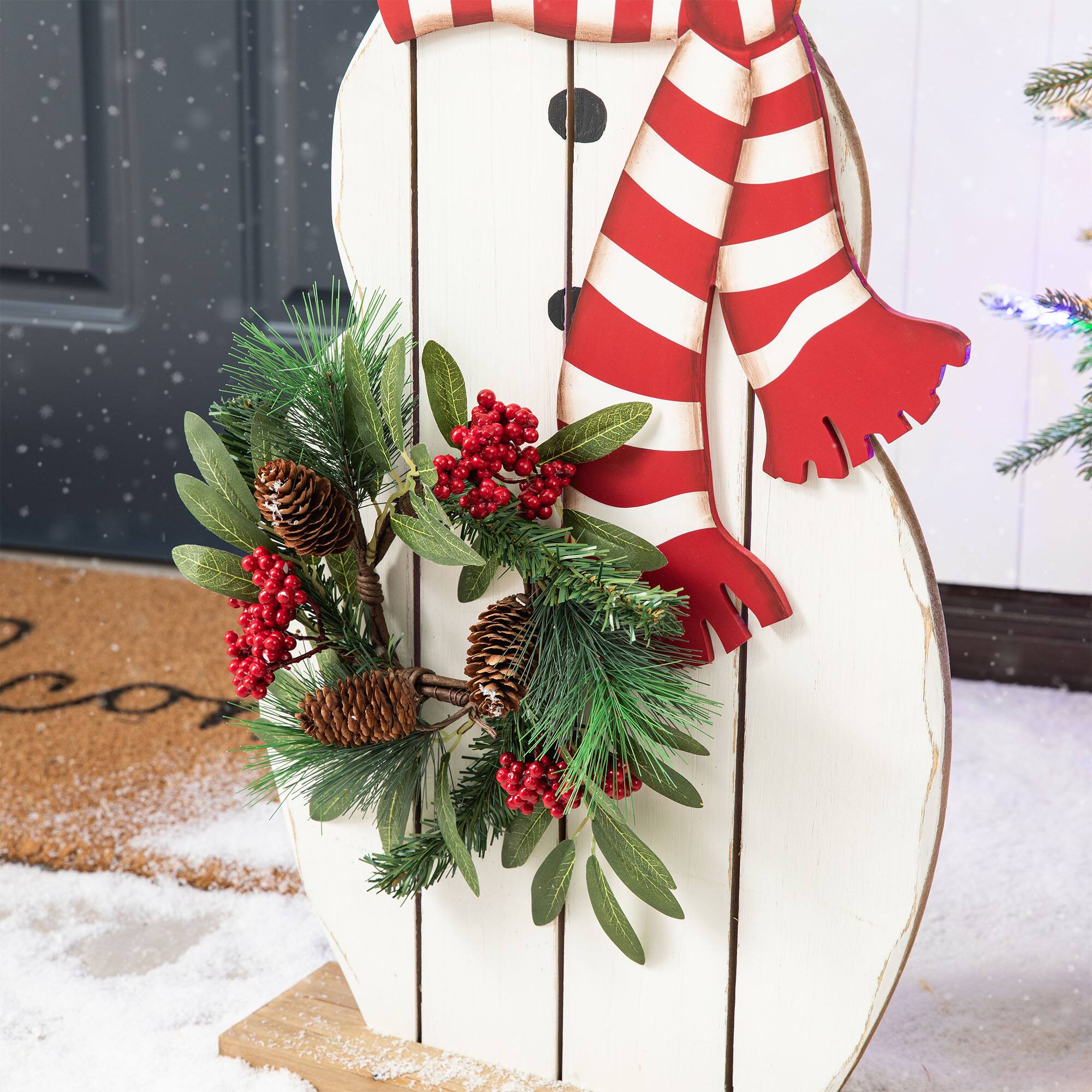 Glitzhome&#xAE; 36&#x22; Christmas Snowman with Floral Wreath Porch D&#xE9;cor