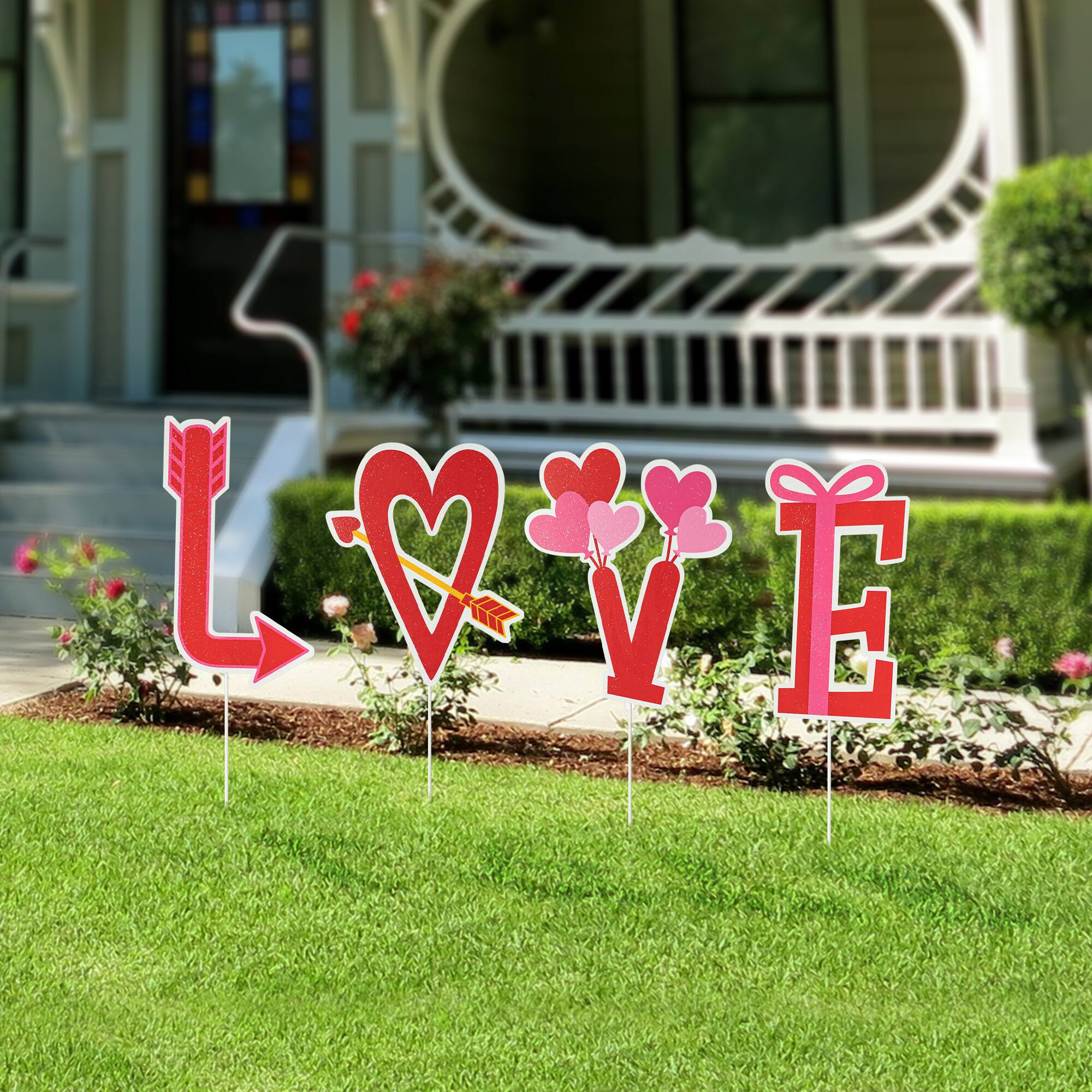 Glitzhome&#xAE; 28&#x22; Set of 4 Valentine&#x27;s Metal LOVE Yard Stake