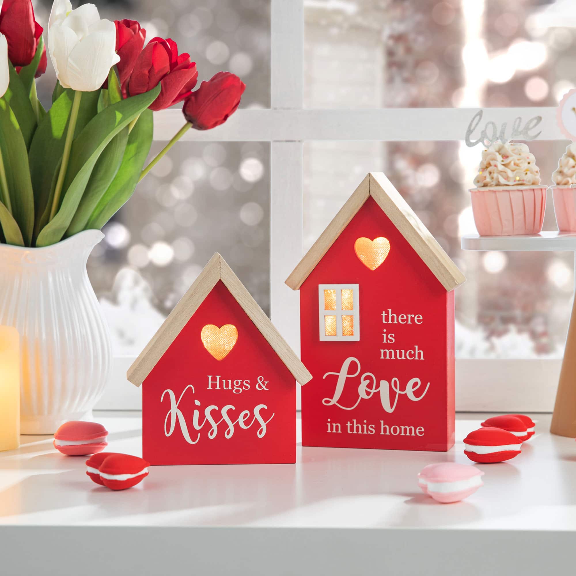 Glitzhome&#xAE; Lighted Valentine&#x27;s Wooden House Table D&#xE9;cor Set