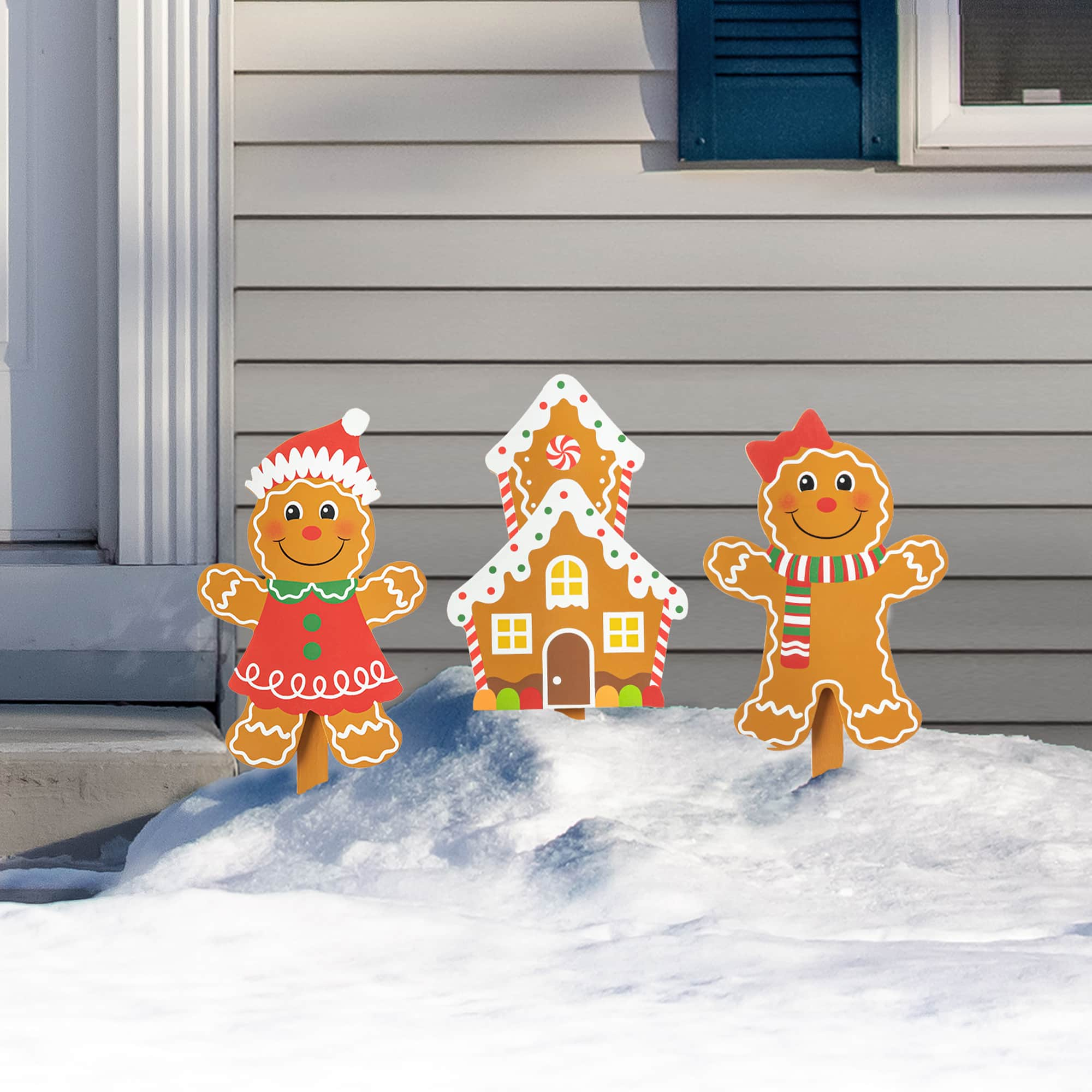 Glitzhome&#xAE; Wooden Gingerbread Man Yard Stake Set