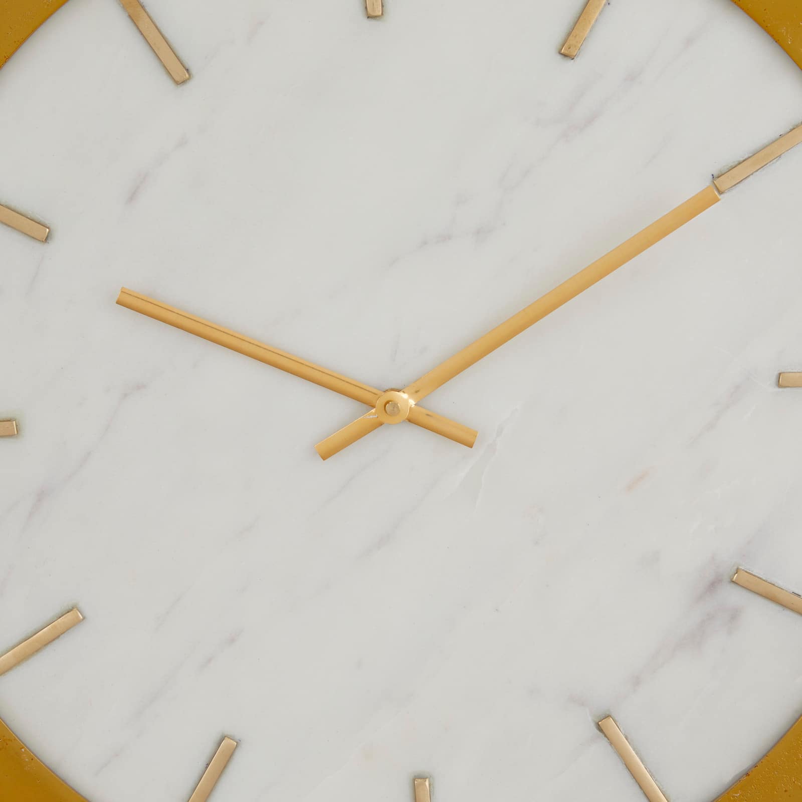 CosmoLiving by Cosmopolitan Glam Marble Wall Clock