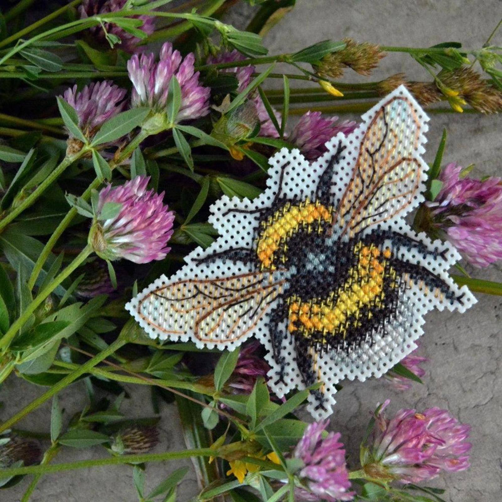 MP Studia MP Studia Plastic Canvas Counted Cross Stitch Kit Winged Friends