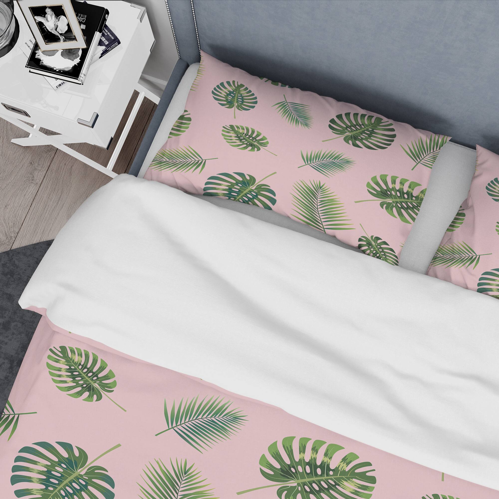 Designart &#x27;Palm Tropical leaves pattern.&#x27; Mid-Century Duvet Cover Set