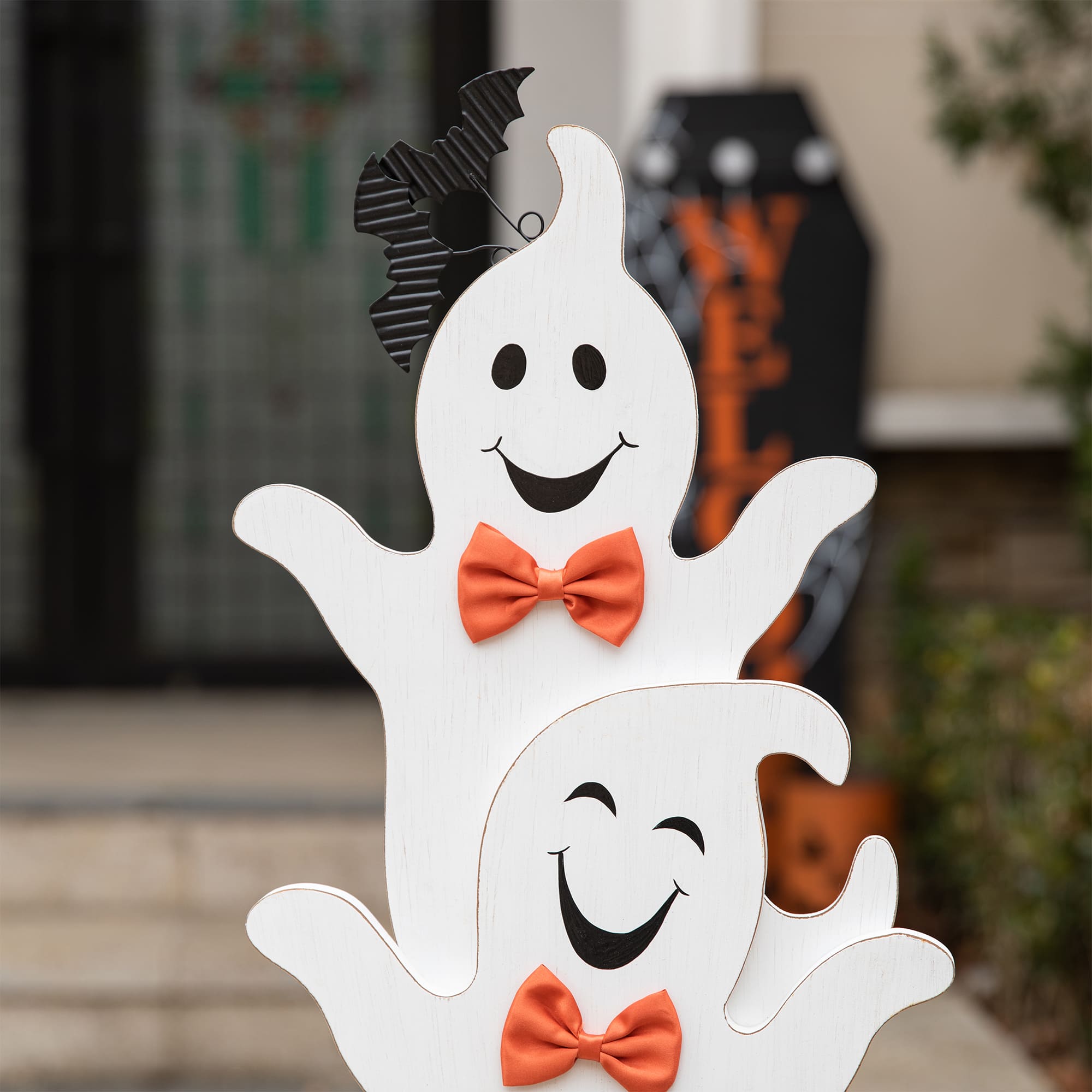 Glitzhome&#xAE; 37.5&#x22; Halloween Wooden Stacked Ghost Porch D&#xE9;cor