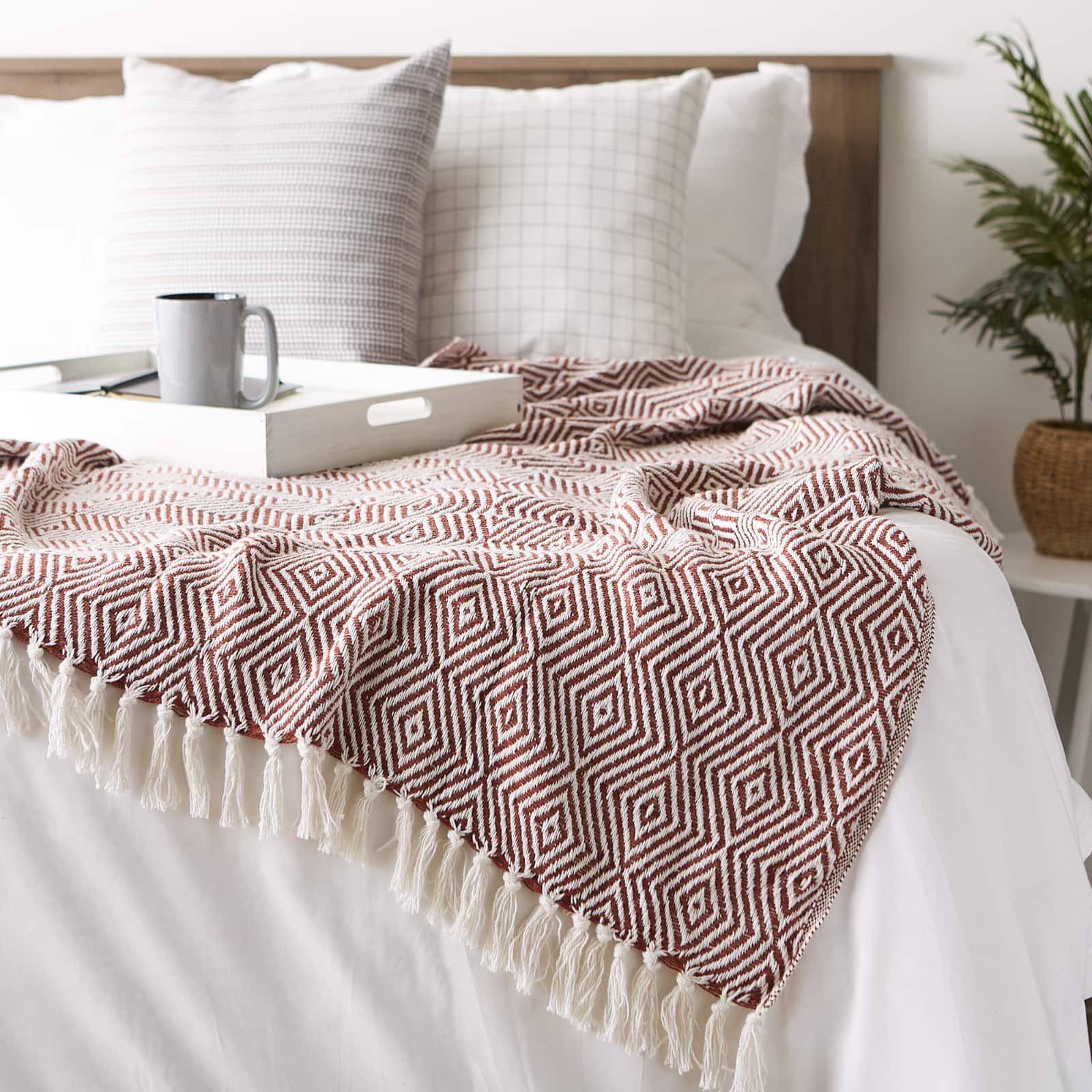 DII&#xAE; X-Diamond Geometric Throw