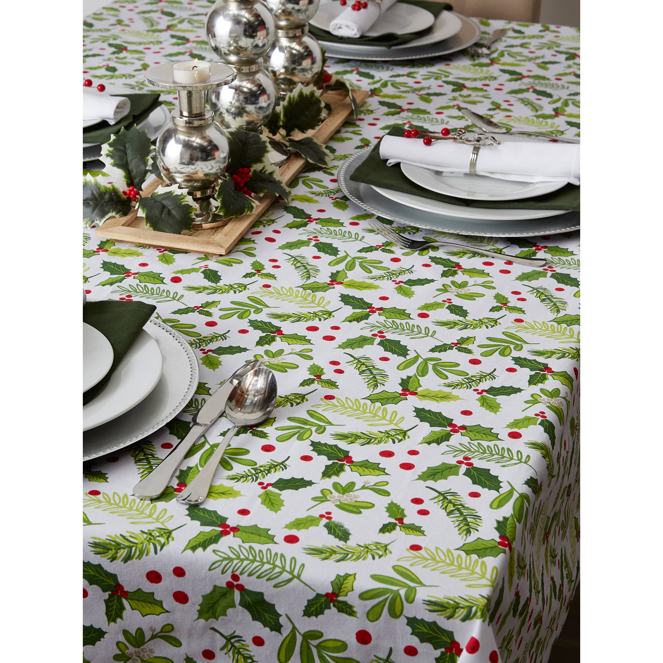DII&#xAE; 52&#x22; Boughs of Holly Print Tablecloth