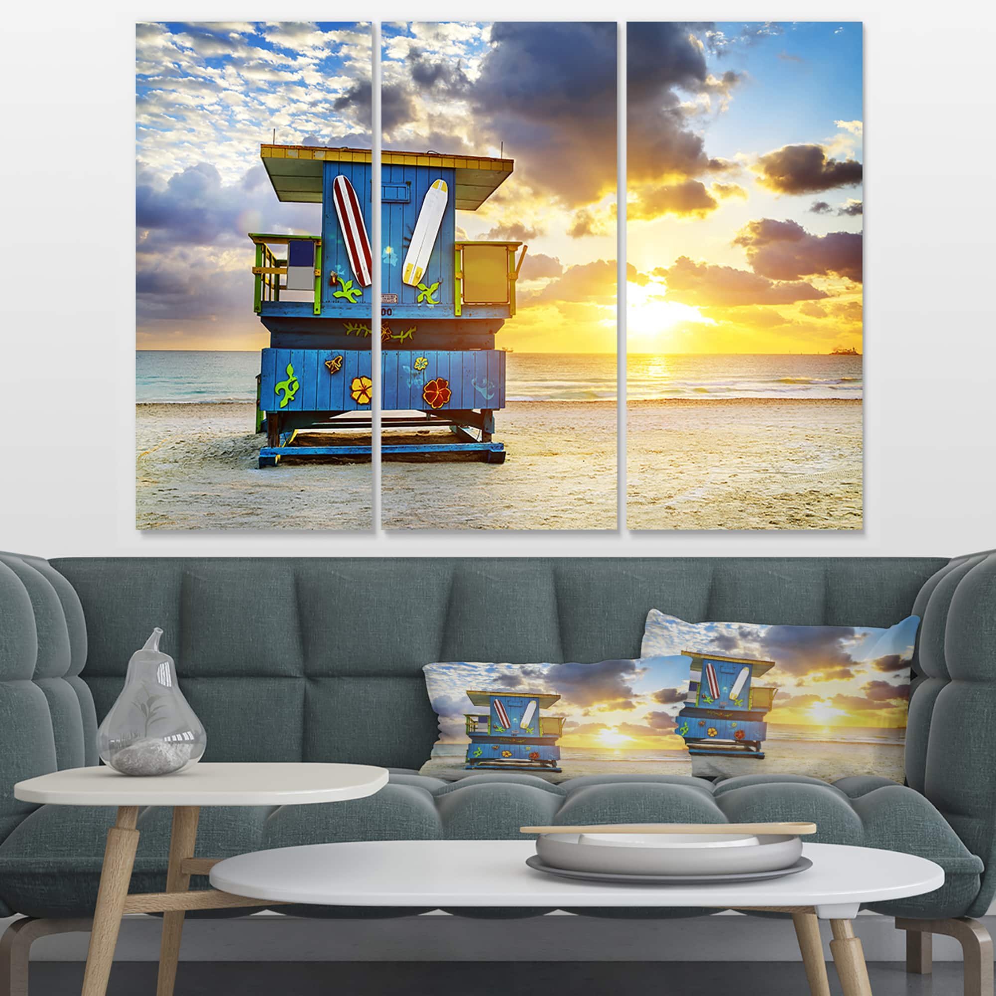 Designart - Miami South Beach Sunrise - Large Seashore Canvas Wall Art