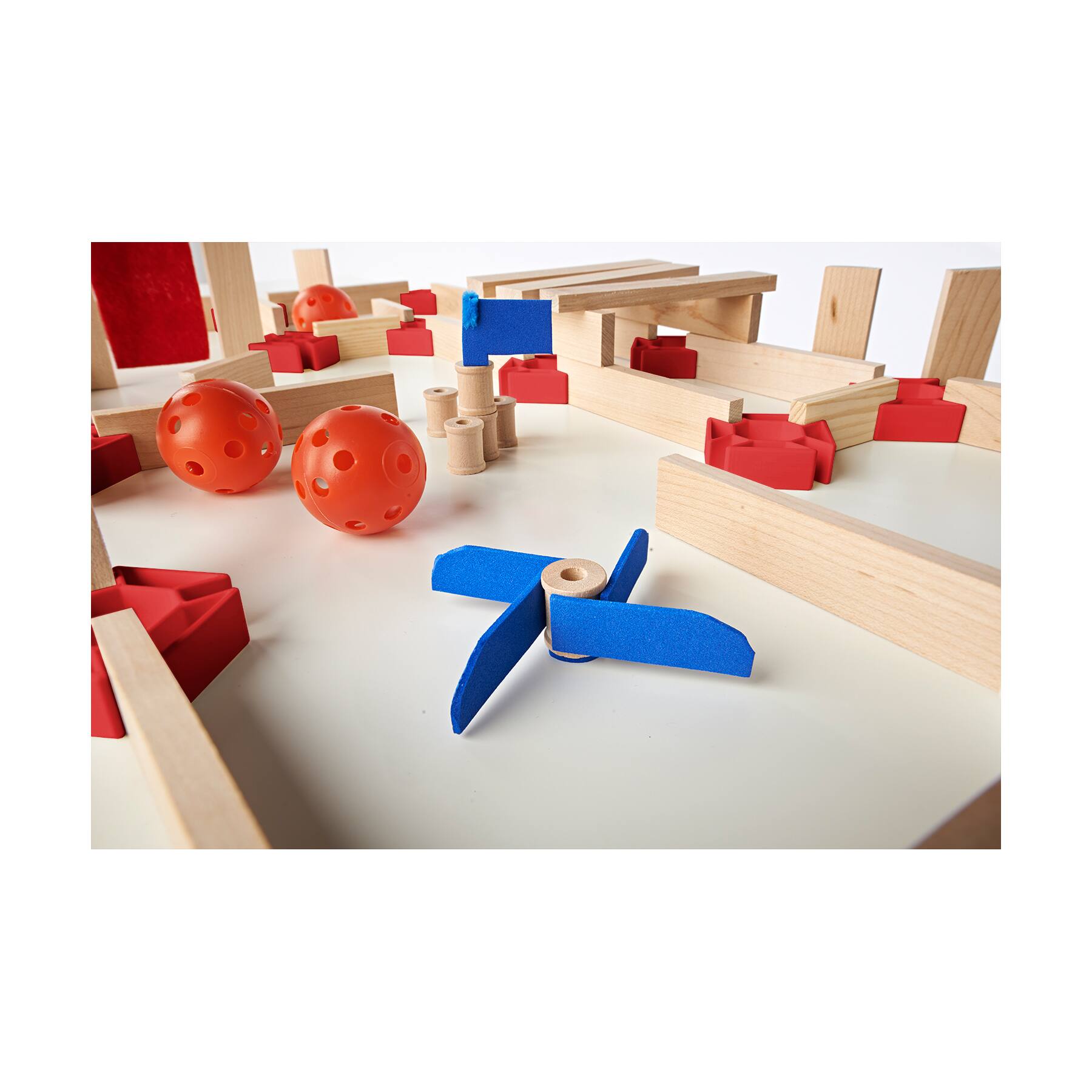 KEVA&#xAE; Bot Maze Maker