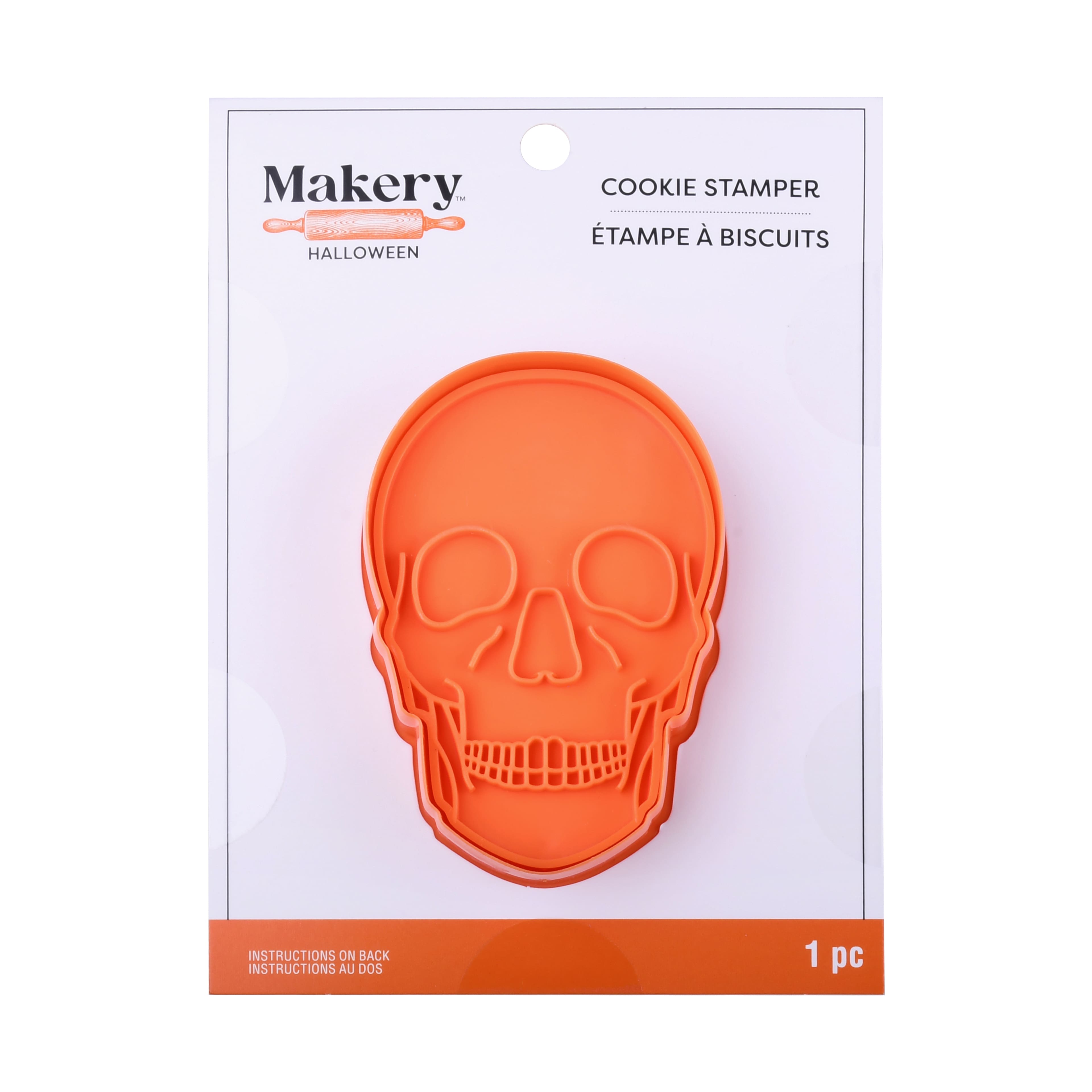 3&#x22; Skull Cookie Stamper by Makery&#x2122;