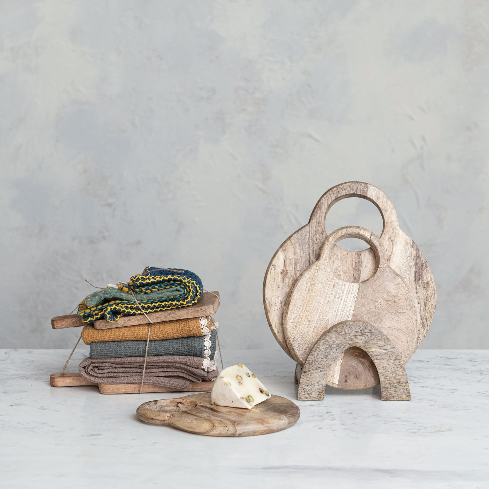 Hello Honey® 3-Piece Round Mango Wood Cutting Boards with Stand