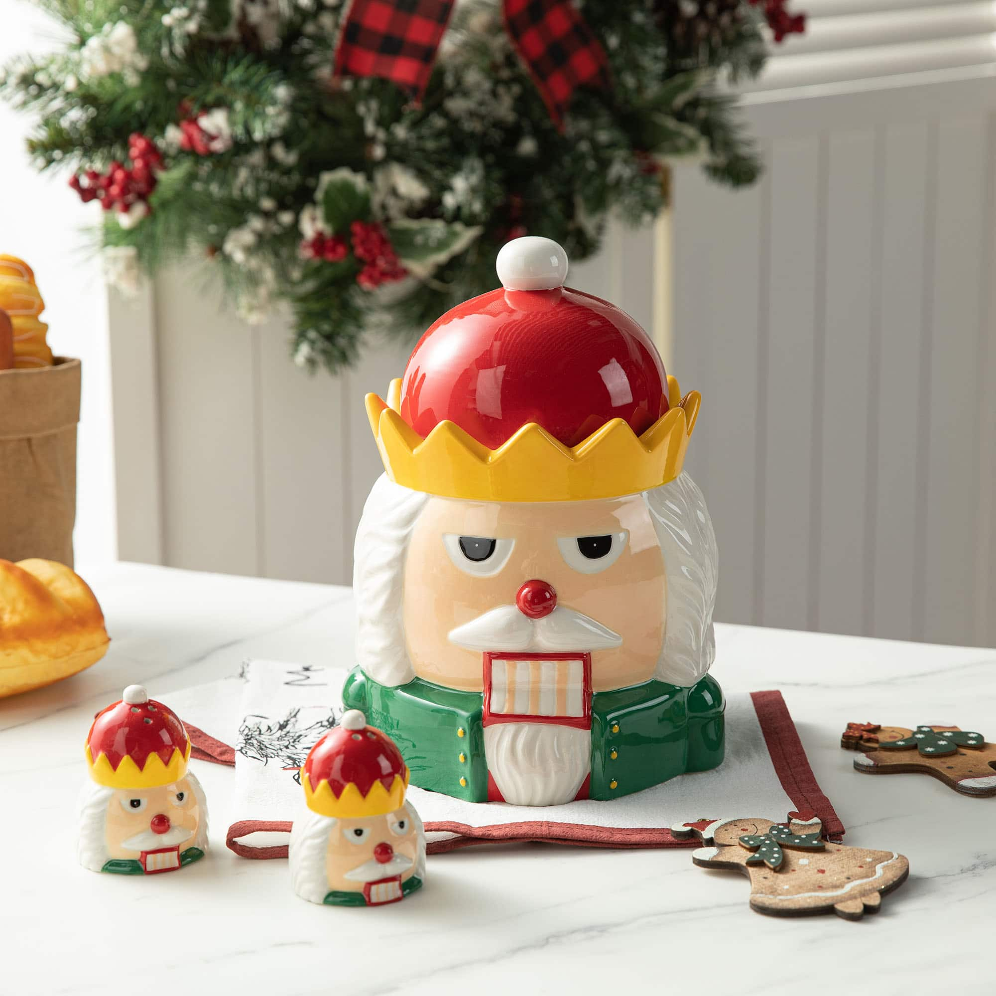 Glitzhome&#xAE; Dolomite Christmas Nutcracker Cookie Jar Set