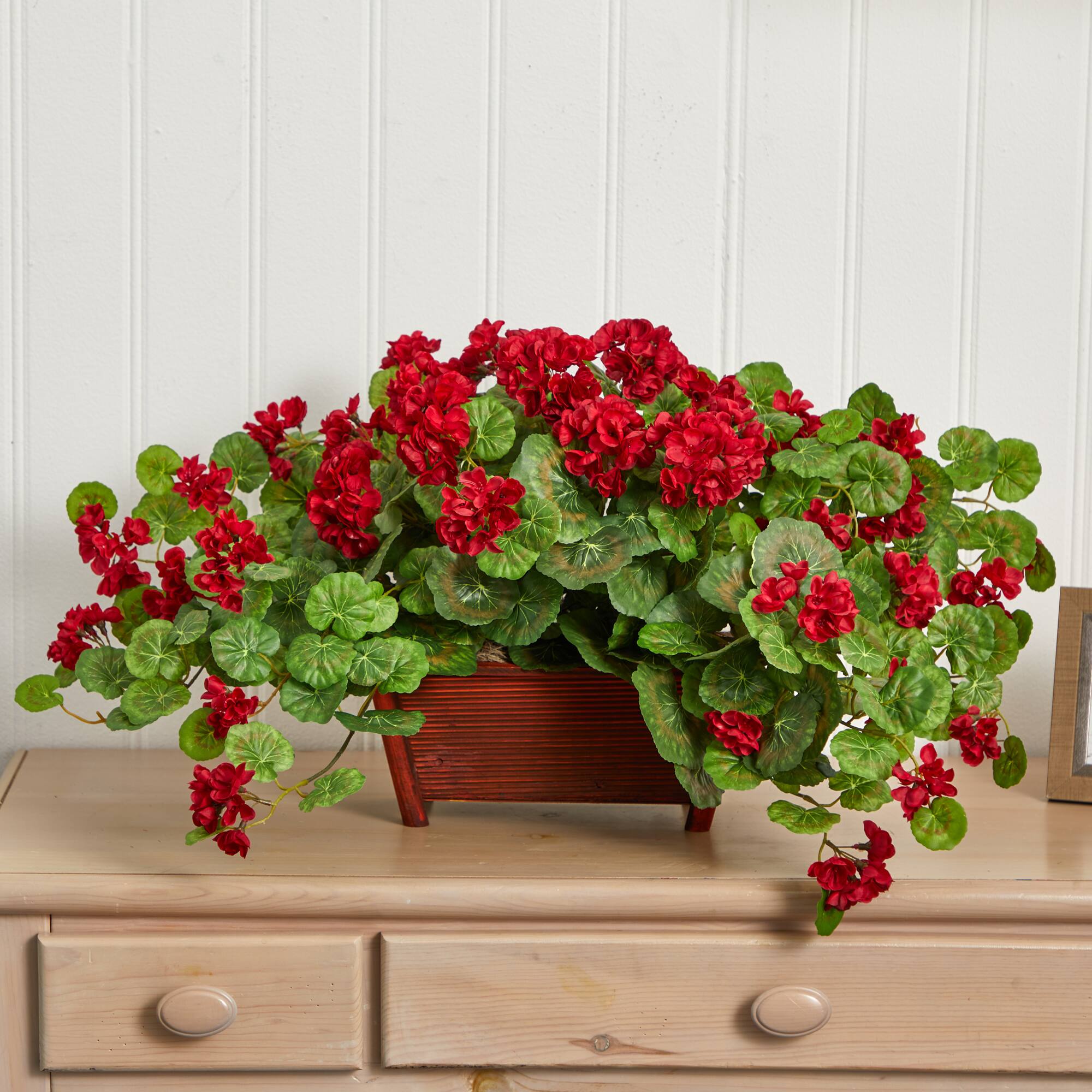 15'' Geranium in Wooden Planter