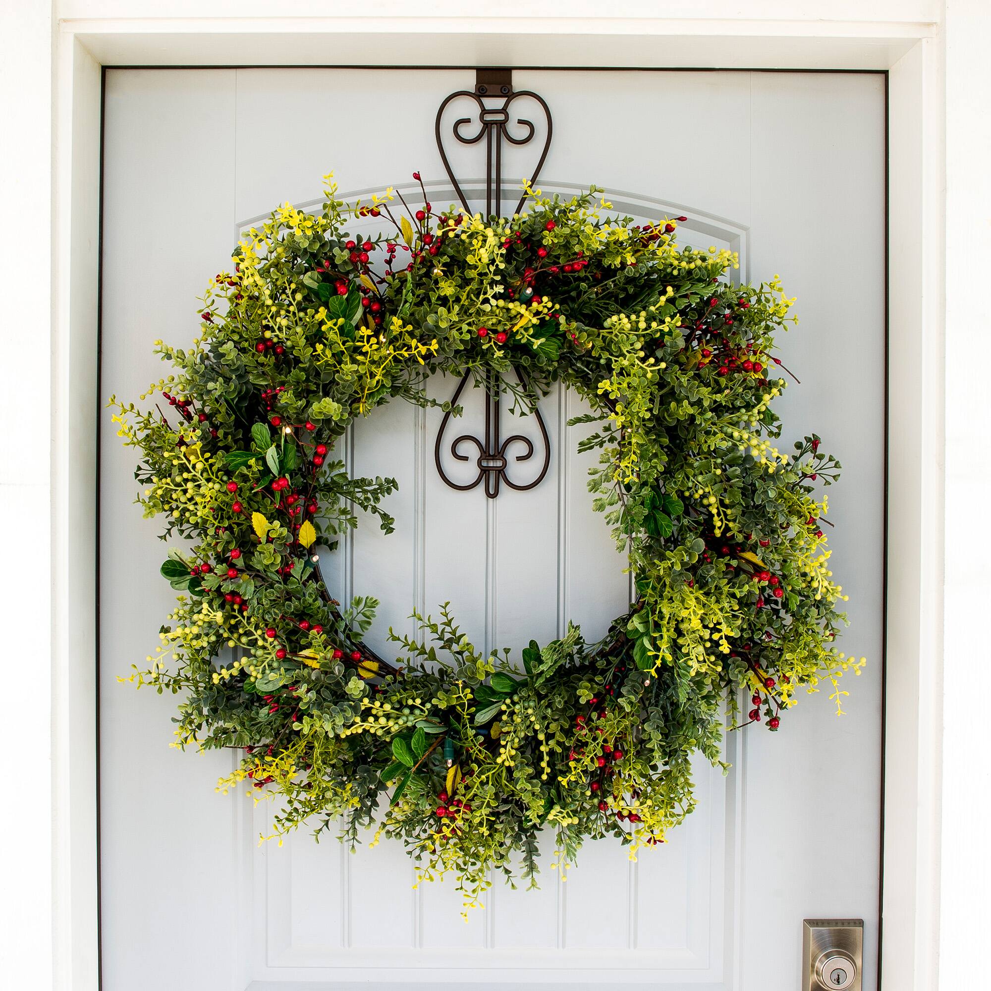 Village Lighting 30" LED Christmas Boxwood & Berry Wreath