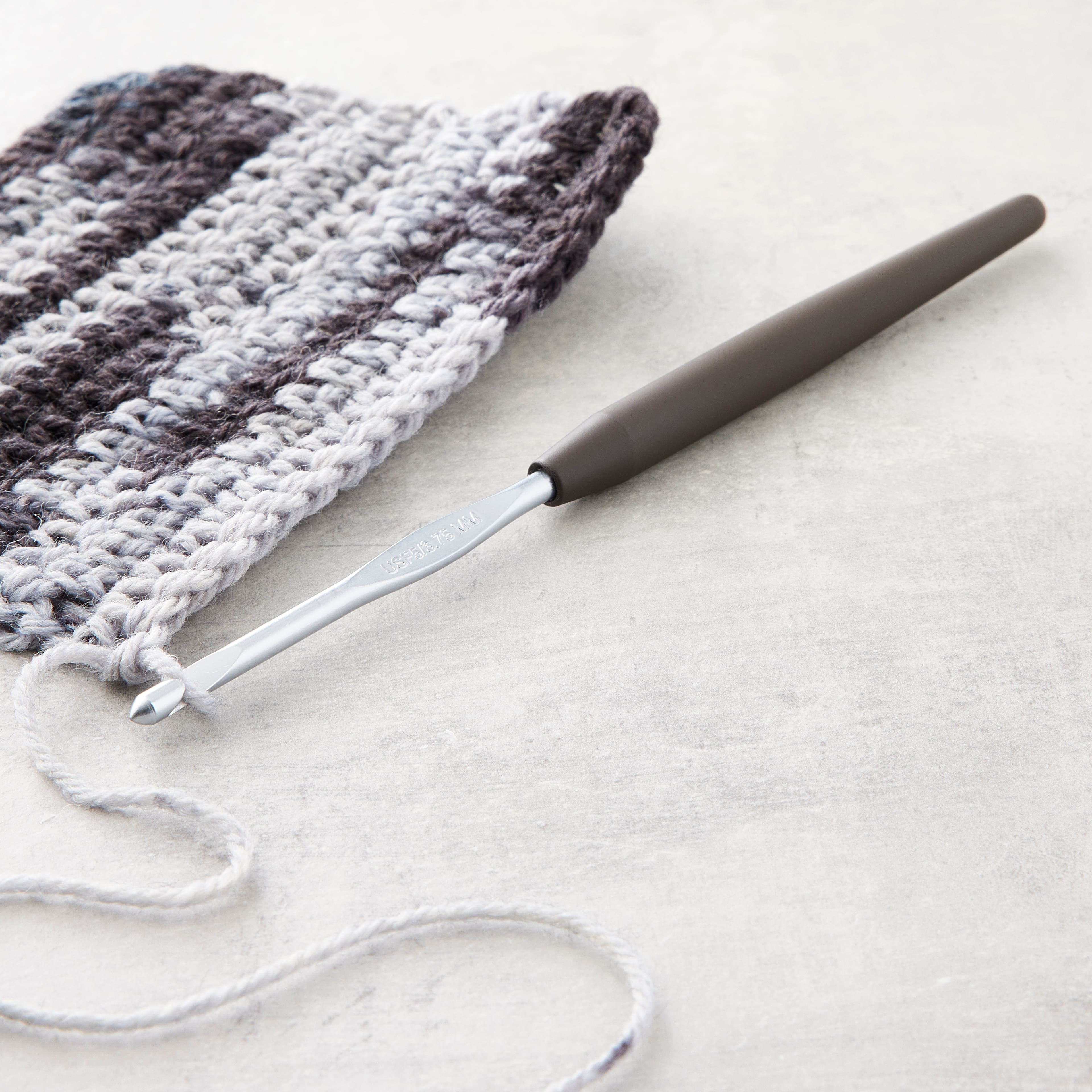 Susan Bates® Silvalume® Aluminum Crochet Hook